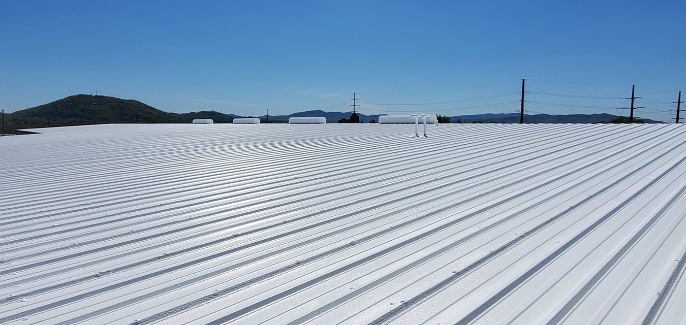 Project by Commercial Roofing Pros  by Commercial Roofing Pros 