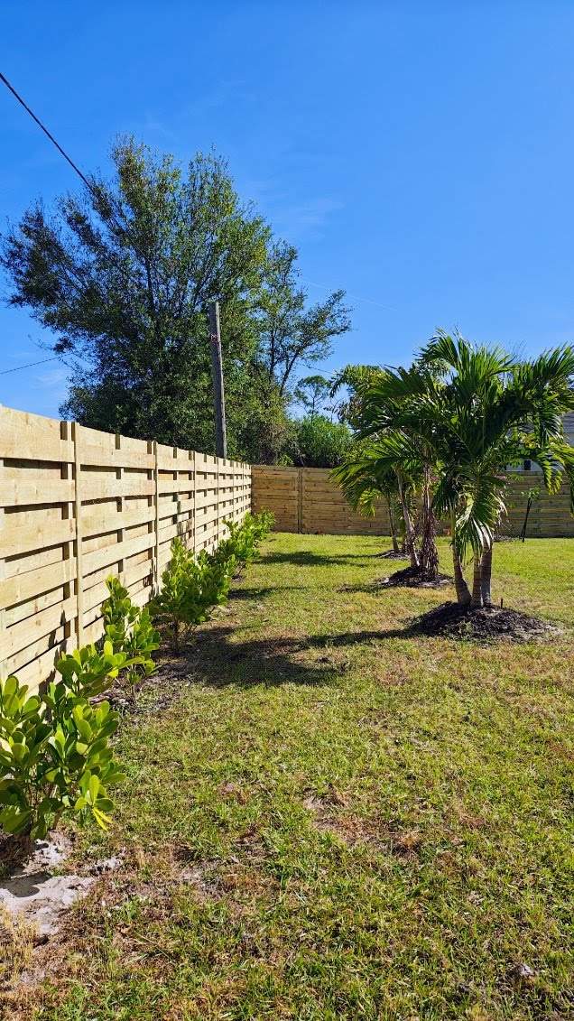 Horizontal Shadowbox Installation in Port Charlotte by True Fence LLC