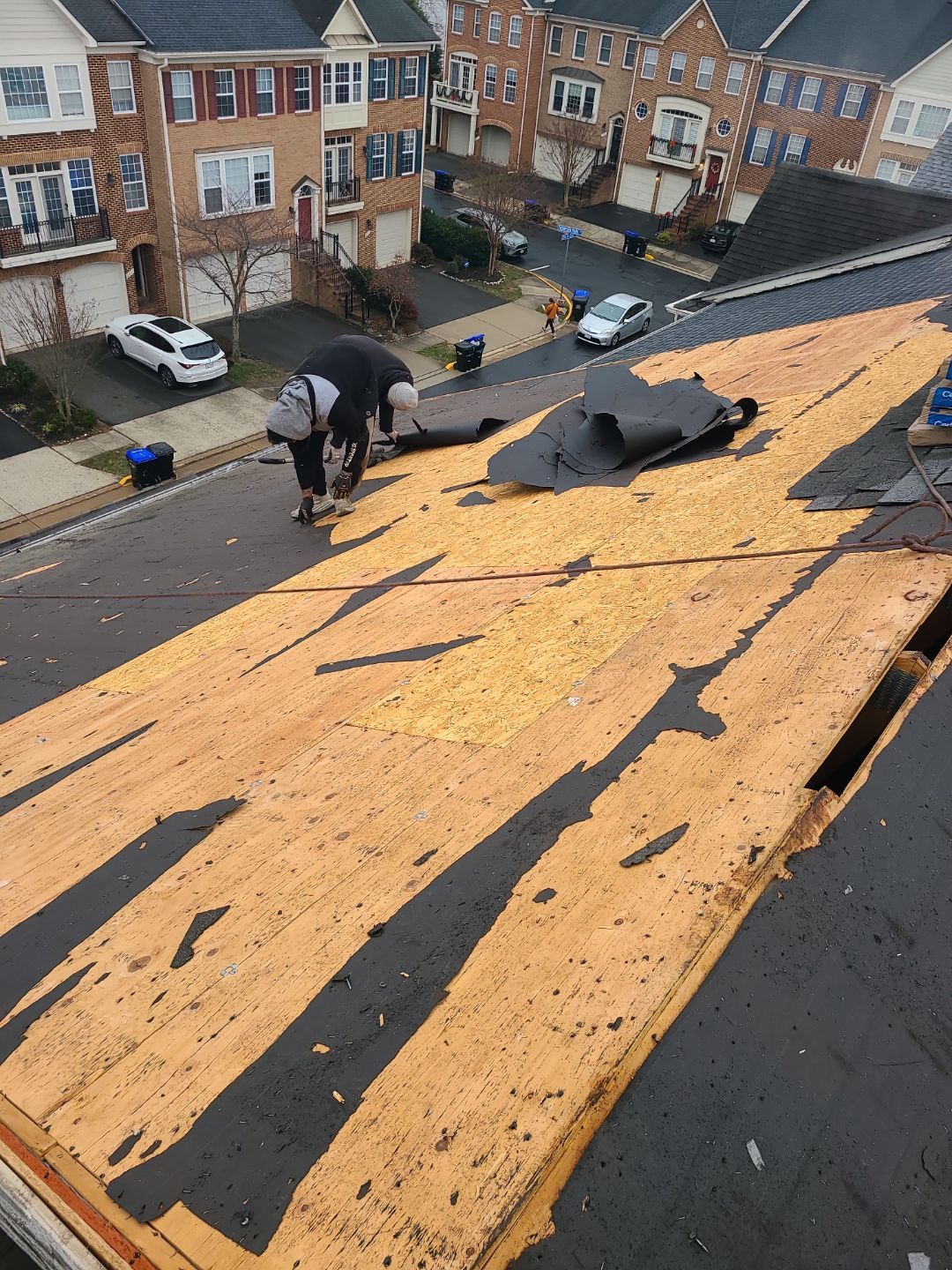 Fairfax: Residential Roof Replacement with CertainTeed Landmark in Charcoal Black by RM Banning, Inc.