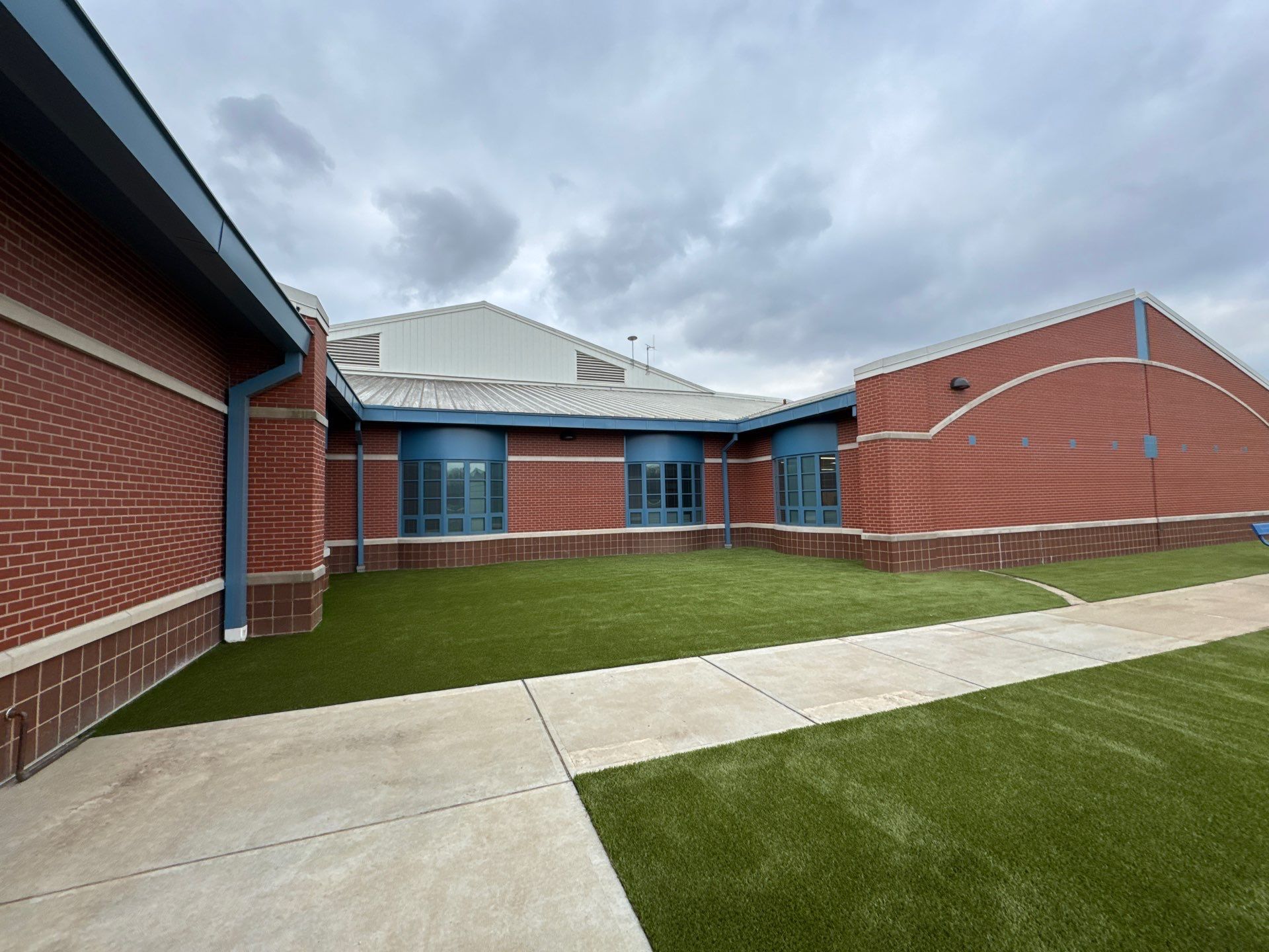 Lawrenceburg Elementary by ForeverLawn NEIN/INDY