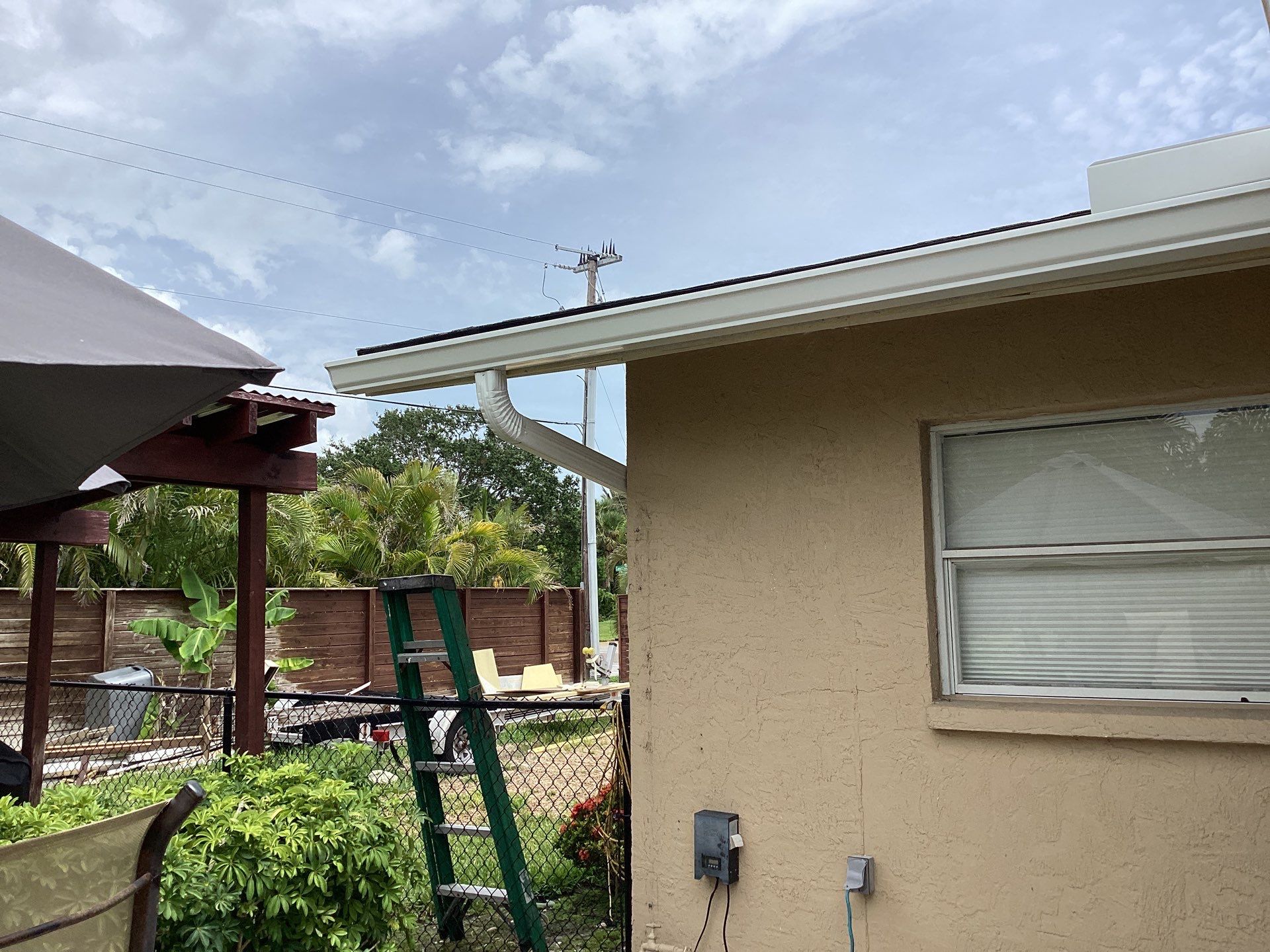 6-Inch Seamless Gutter Installation in Sarasota FL by Gutter Professor by Gutter Professors