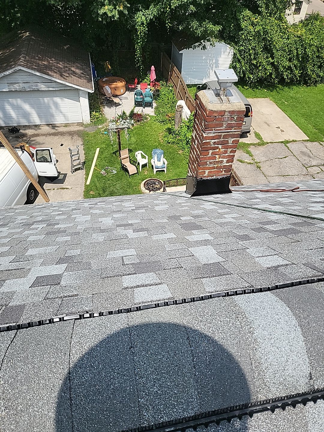 ATLAS PINNACLE COLOR: COASTAL GRANITE by Eagle Eye Roofing