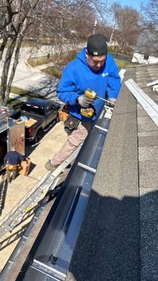 Turtle Shell gutter protection installation in Wheaton, IL 60189, photograph 15