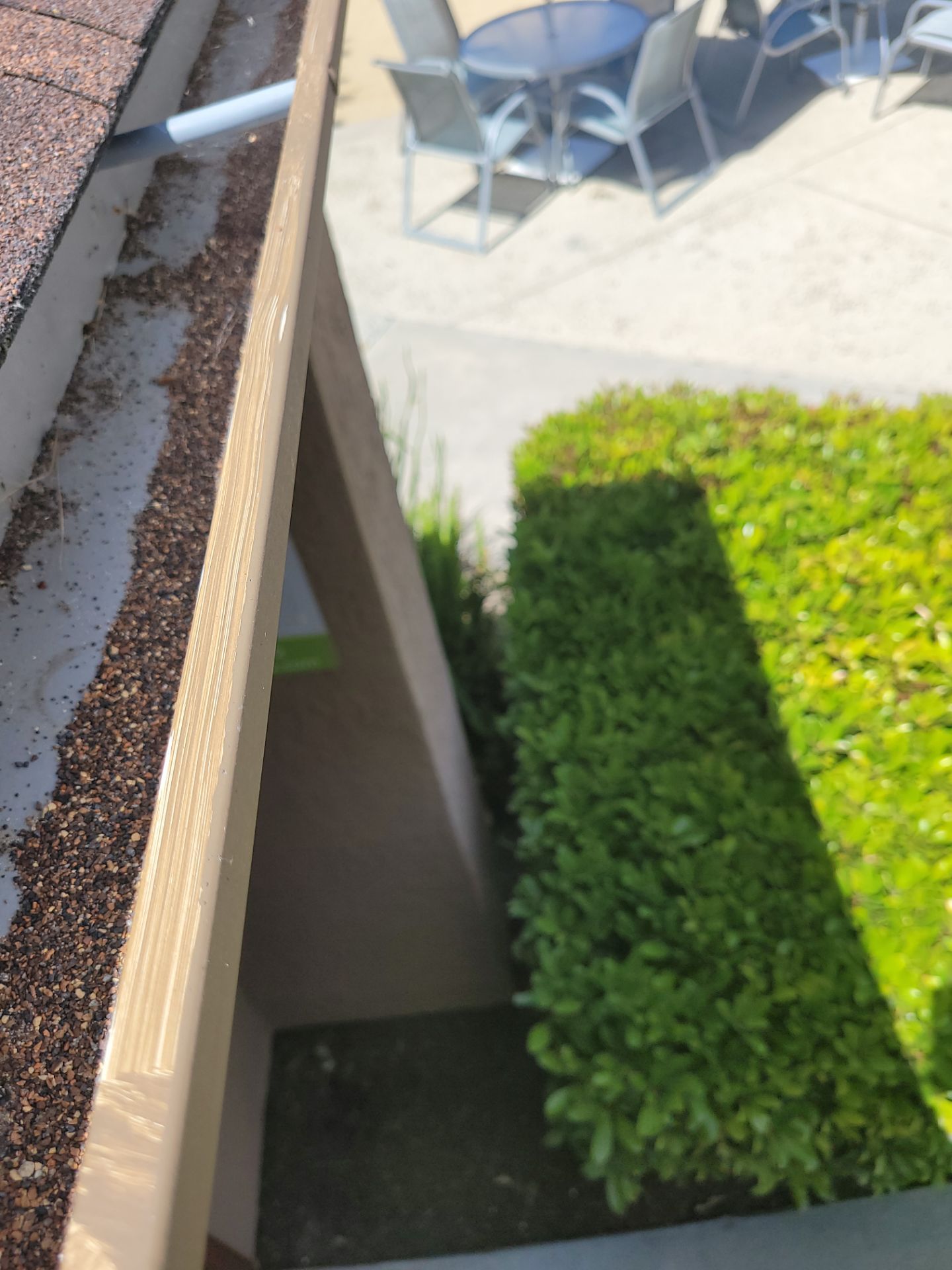 HOA gutter cleaning before