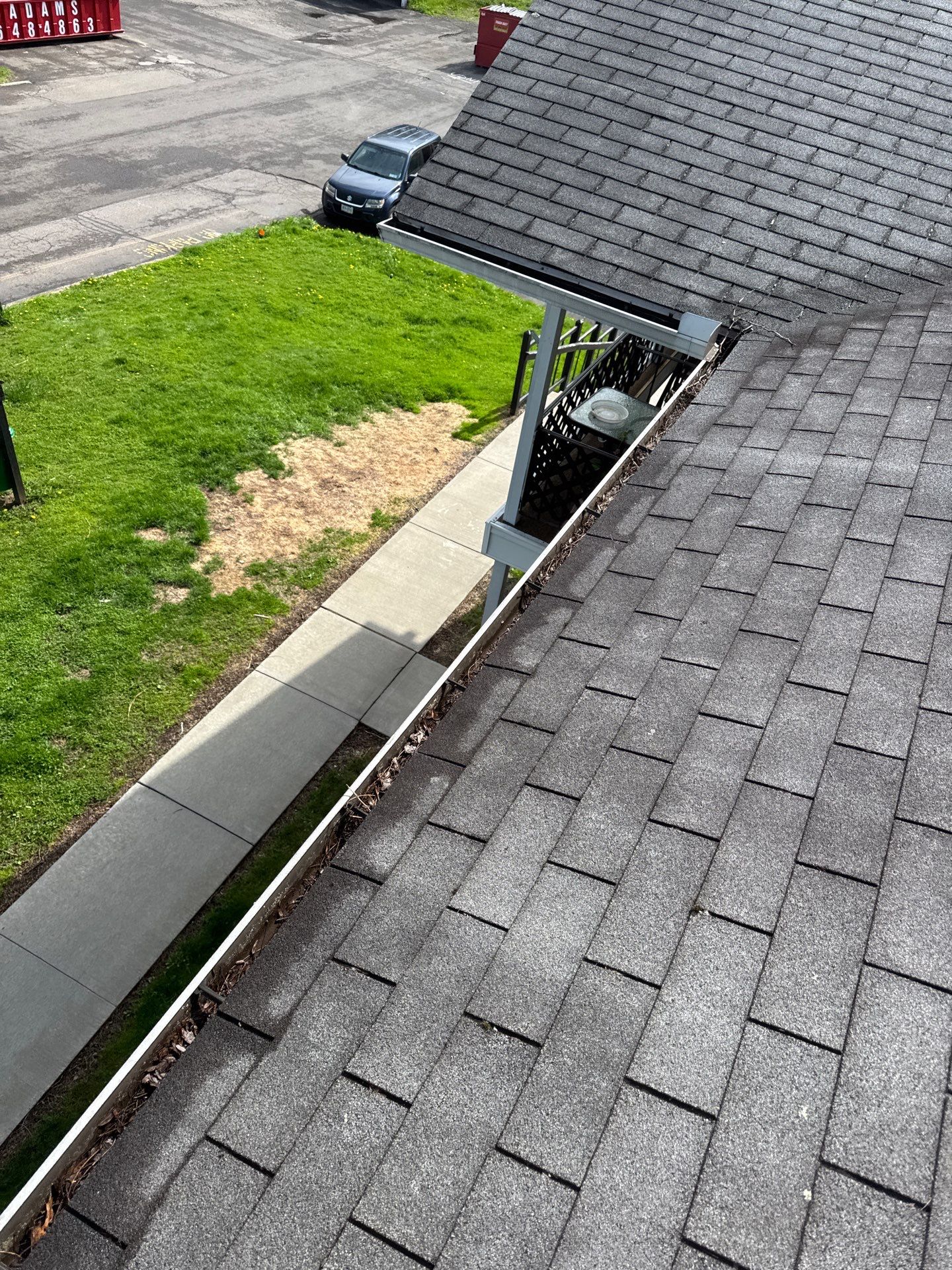 HOA gutter cleaning before photo.