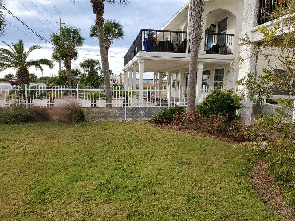 White Aluminum  by Hip Square Fence Inc.