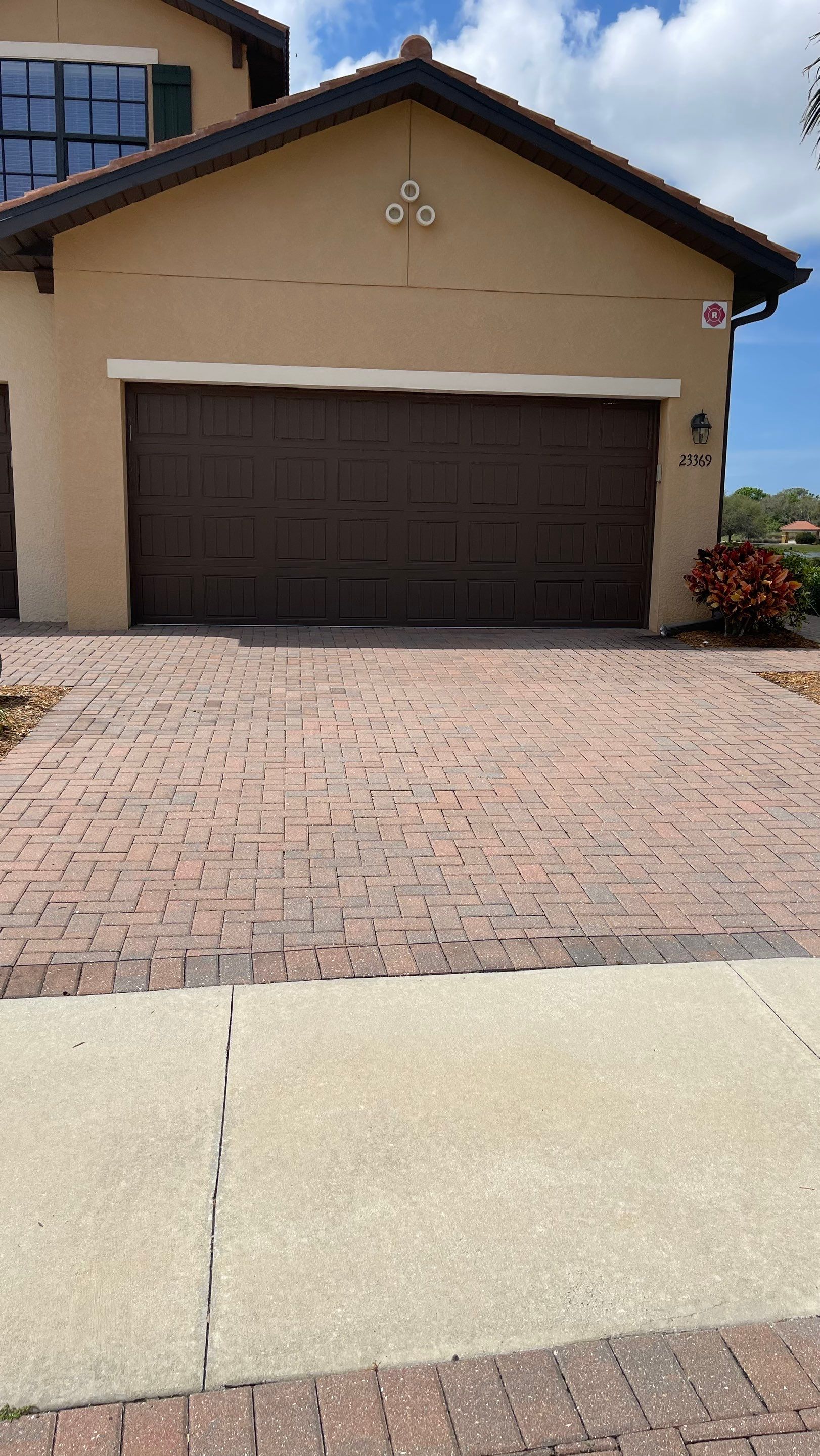 HOA Paver Driveway & Sidewalk Cleaning in Sarasota National, Venice, FL | Sunshine AquaWash by Sunshine AquaWash