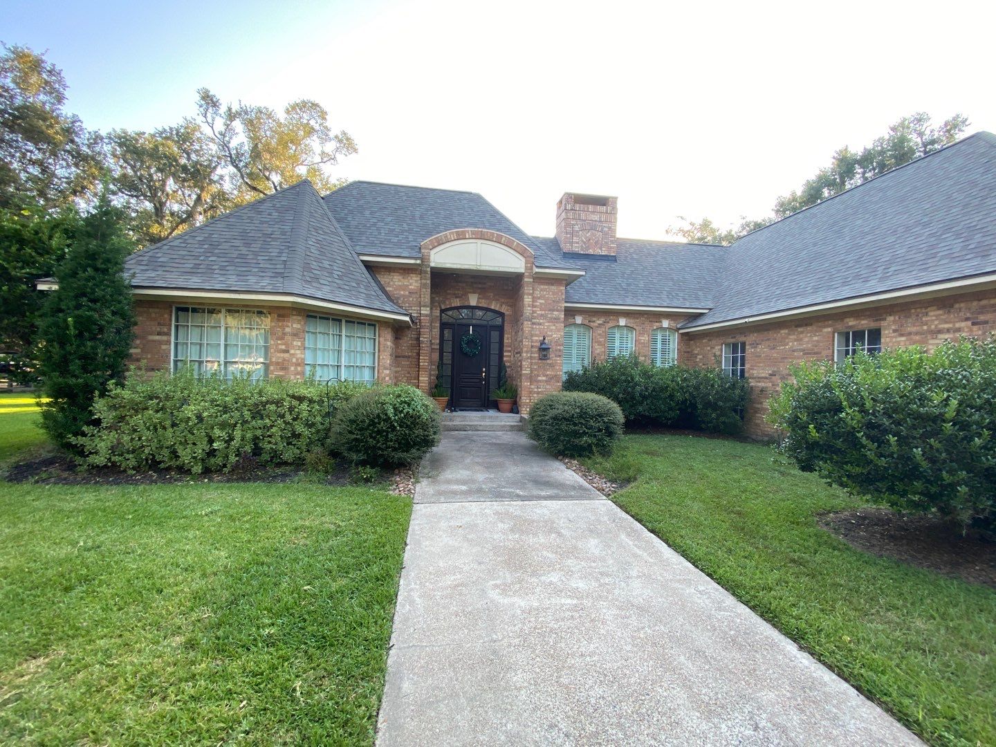 Lake Jackson Owens Corning replacement - Driftwood by Houston Roofing & Construction
