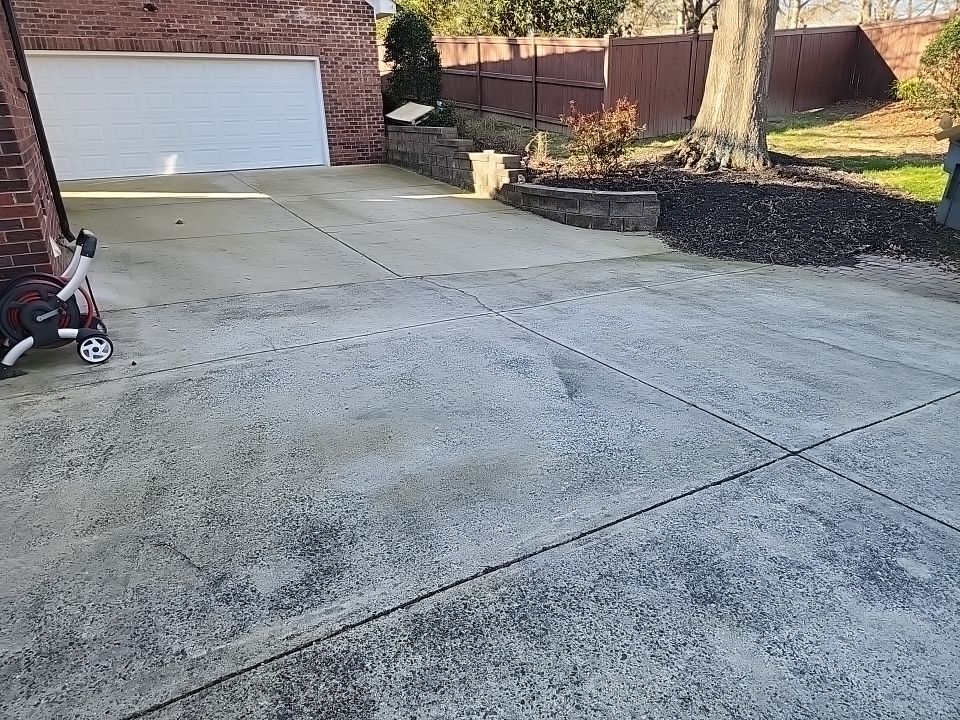 House Wash using cleaner by Power Wash Masters LLC