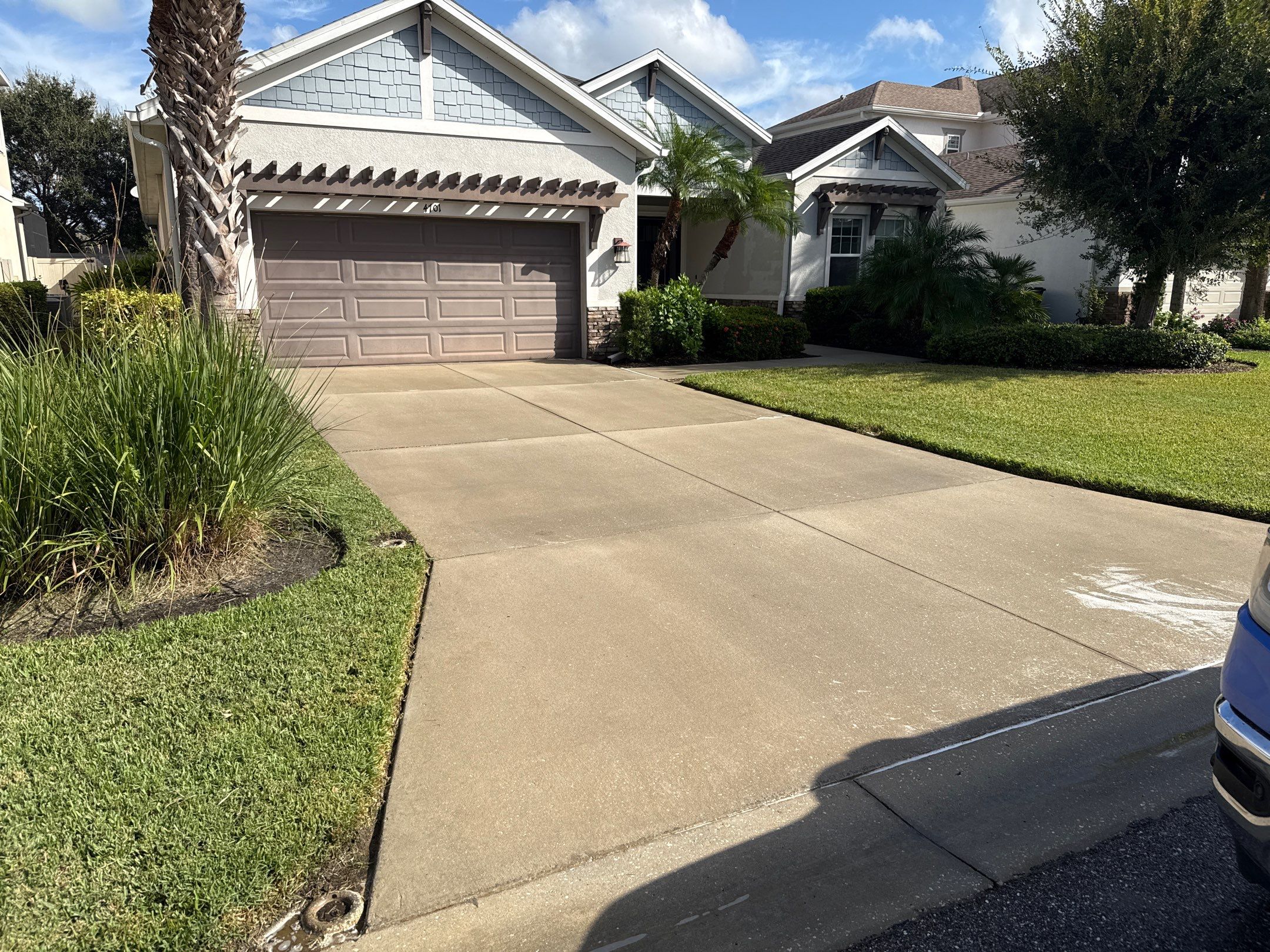 Concrete Driveway Cleaning in Arbor Reserve Community Bradenton, Fl by Sunshine AquaWash