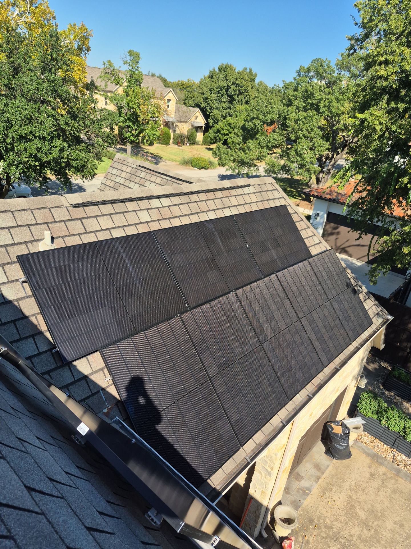 Matts 21.5KW Solar and 27KW Tesla Battery Backup by Trojan Solar