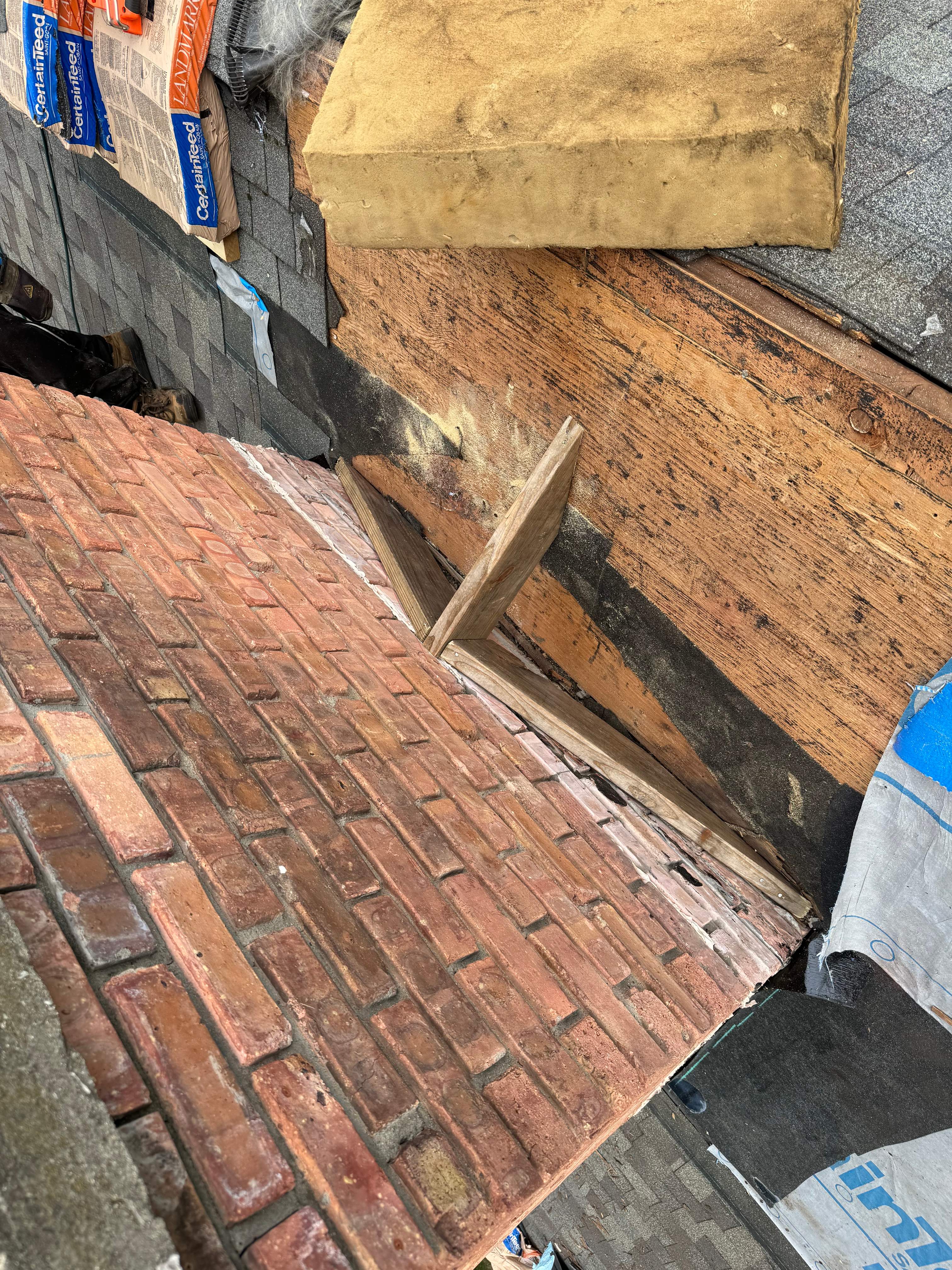Residential Roofing Installation using Certainteed Landmark ClimateFlex by GRACCO