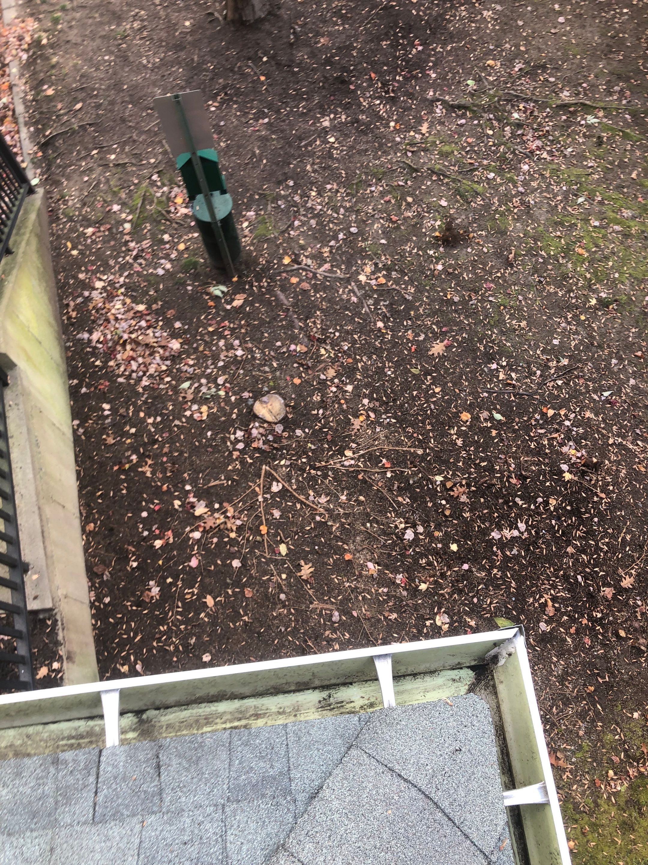 Commercial gutter cleaning Connecticut after photo with clean gutters