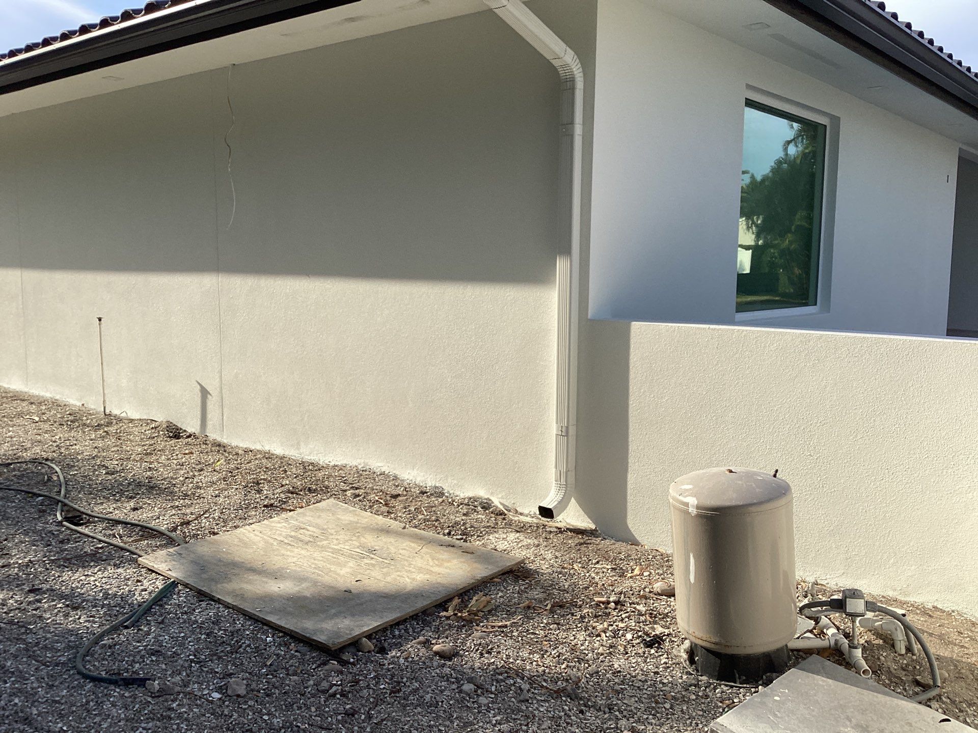 6 Inch Seamless Gutters using bronze gutters in Sarasota FL by Gutter Professors