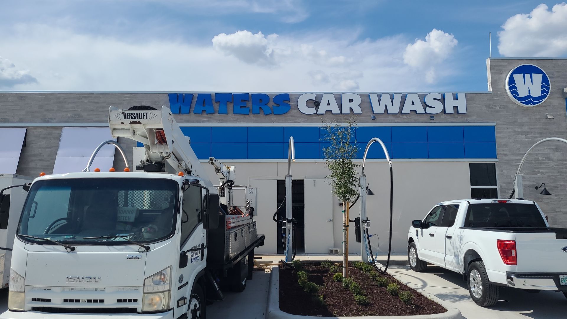 Pylon Sign and Channel Letters for Waters Car Wash by SignCrafters