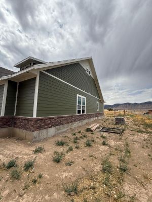Scipio | Hardie Mixed Siding | Mountain Sage & Arctic White