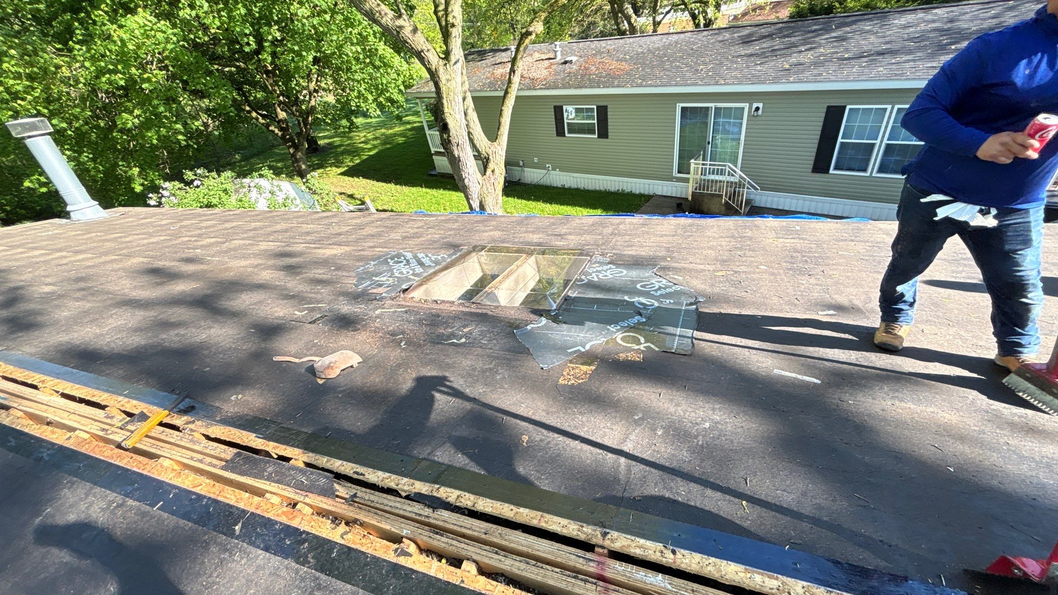 Roof Replacement using Owens Corning Brownwood by 180 Contractors