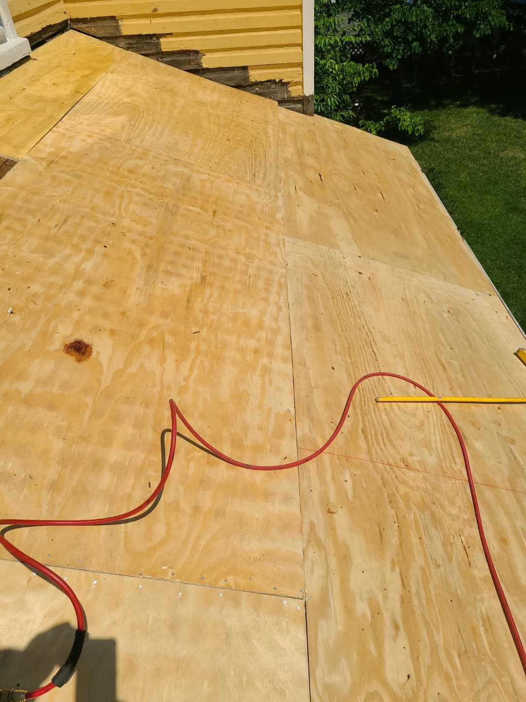 Arlington: CertainTeed Landmark Designer Shingles in Moire Black by RM Banning, Inc.