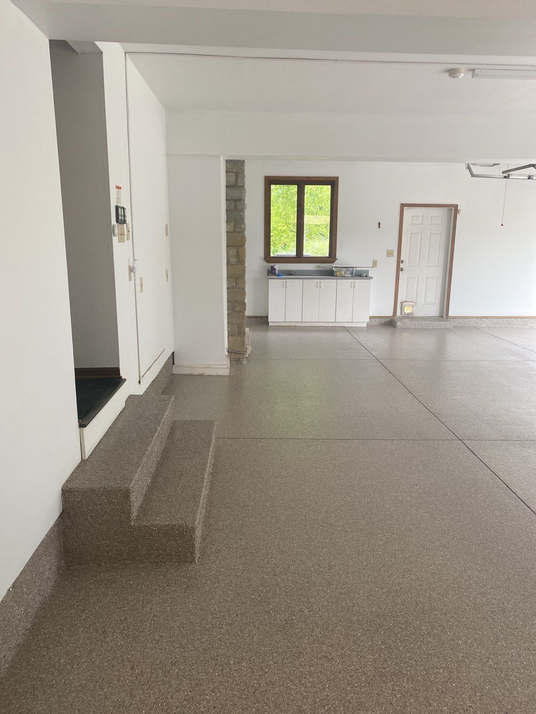 Garage Floor using Fieldstone by Your1DayFloor.com