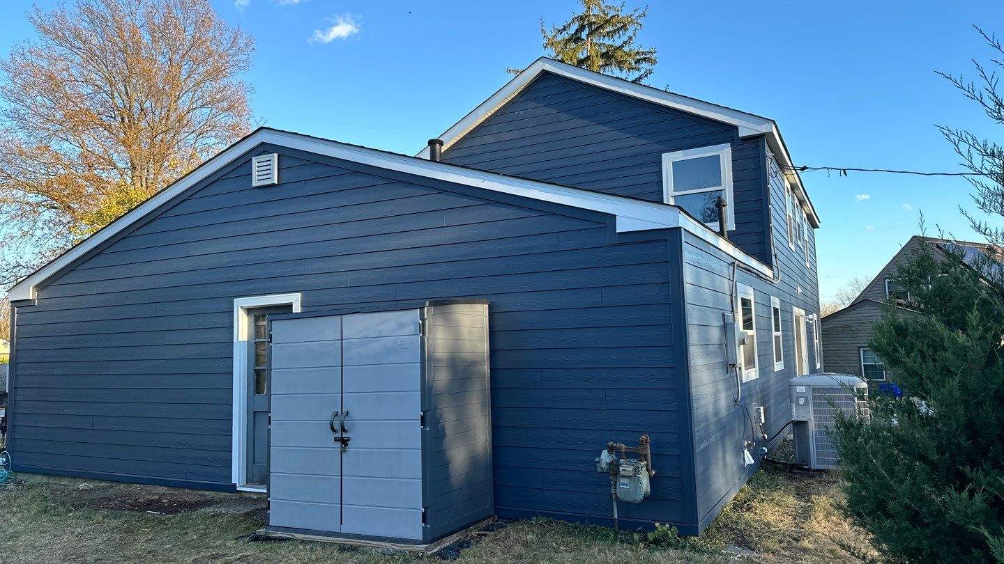 Siding Installation using JH Plank Select Cedarmill Eased Edge by ExteriorPros