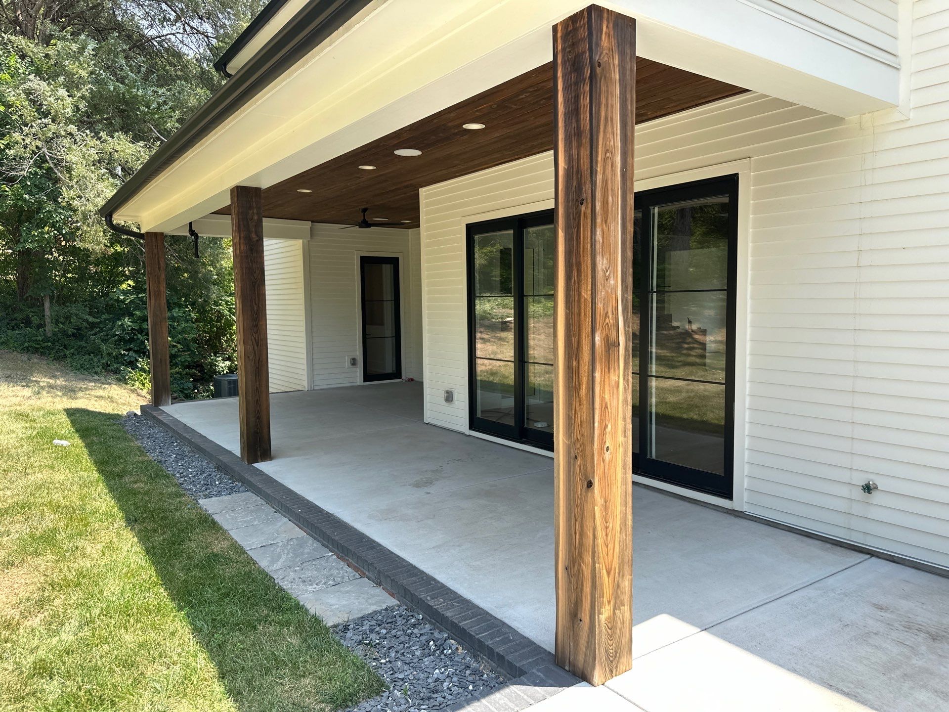 Interior Paint and Flooring in Nashville by Music City Improvements
