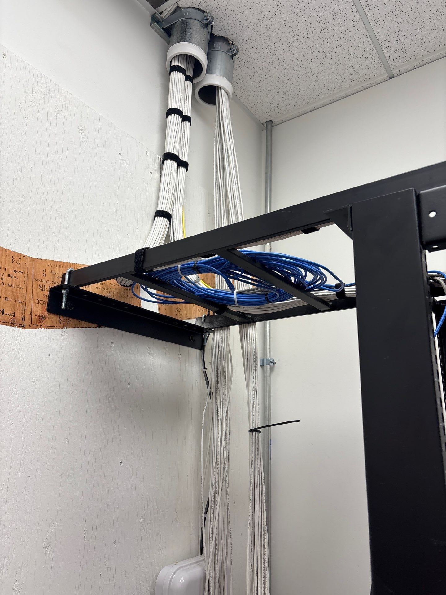 Cubicle Reconfiguration & Network Cabling Installation in Irvine by Ring and Ping Inc.