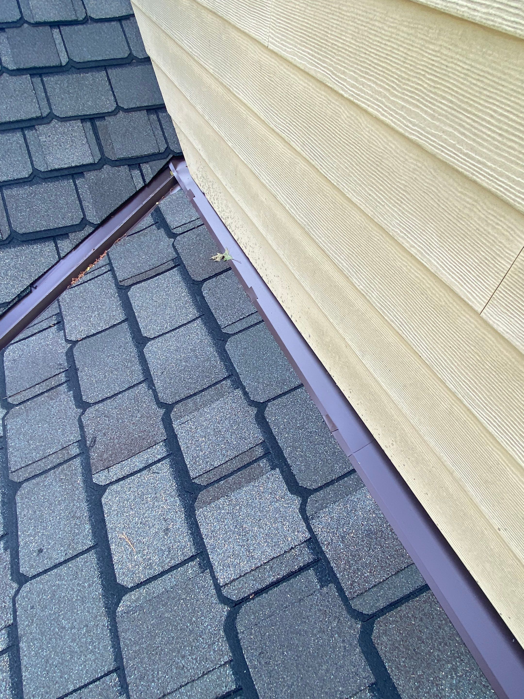 Arlington: CertainTeed Grand Manor Designer Shingles in Weathered Wood by RM Banning, Inc.