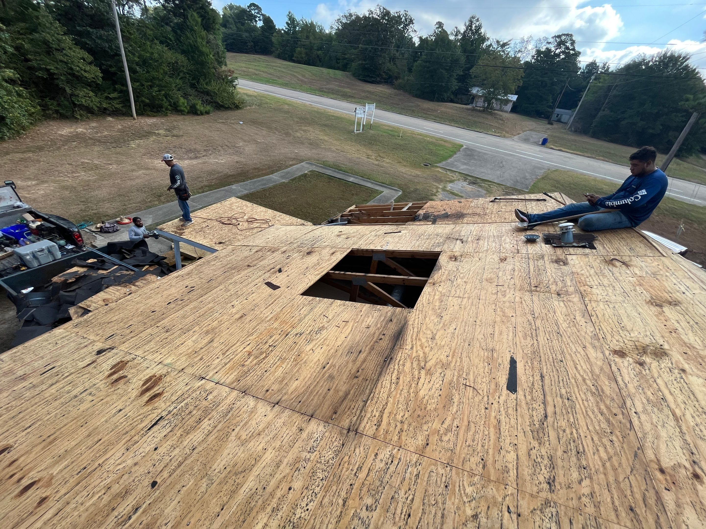Commercial Metal Installation using Reed's Metals: 29 GA. Colored Commercial Panel by Hostetler Roofing