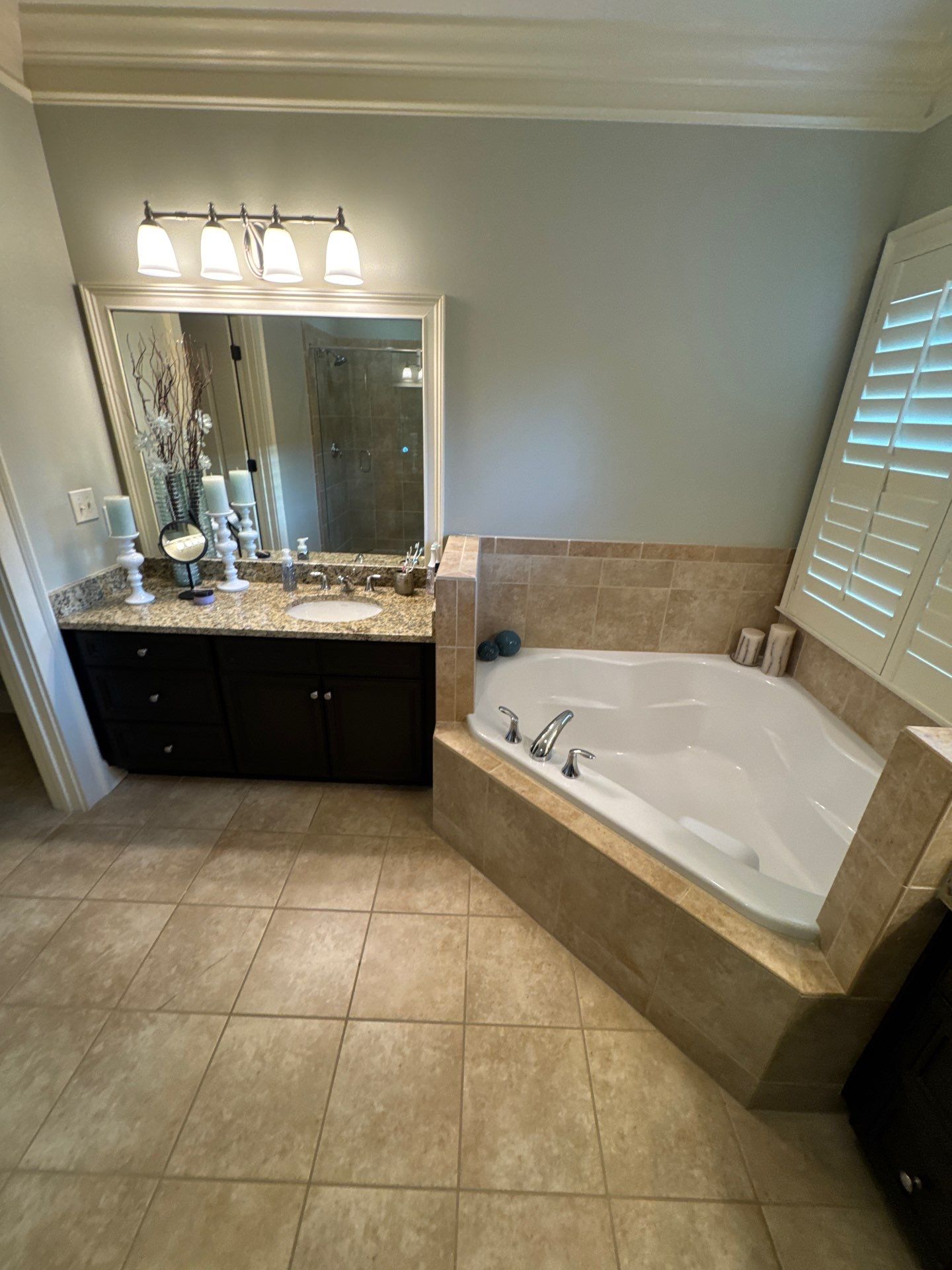 Master bathroom renovation by Prudencio
