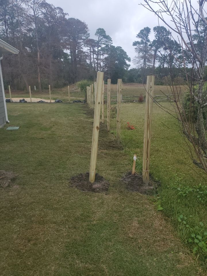 You can never go wrong with Horizontal by Hip Square Fence Inc.