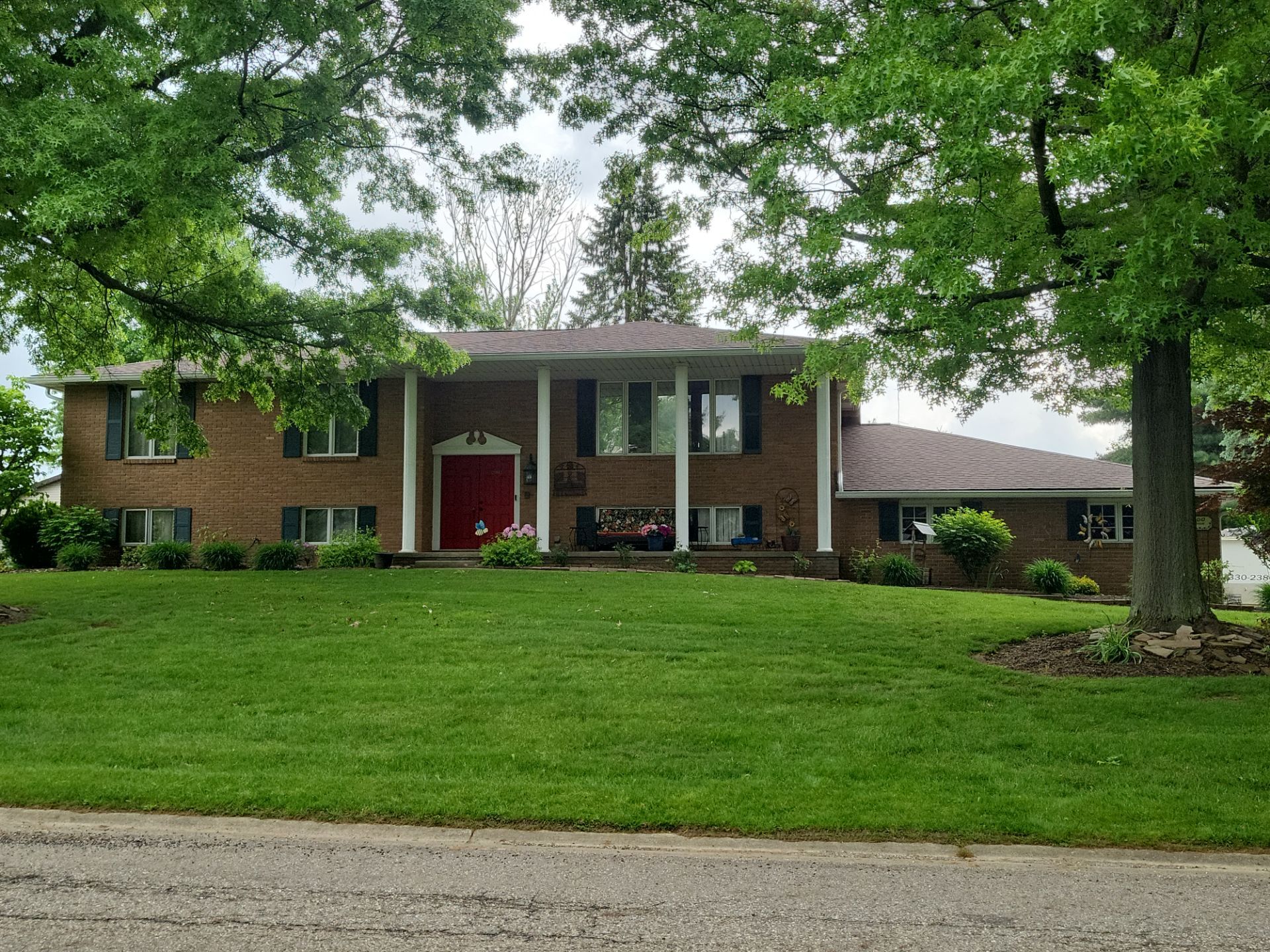 Atlas Pinnacle, Color, Burnt Hickory, Drip Edge, Color, Royal Brown by Eagle Eye Roofing