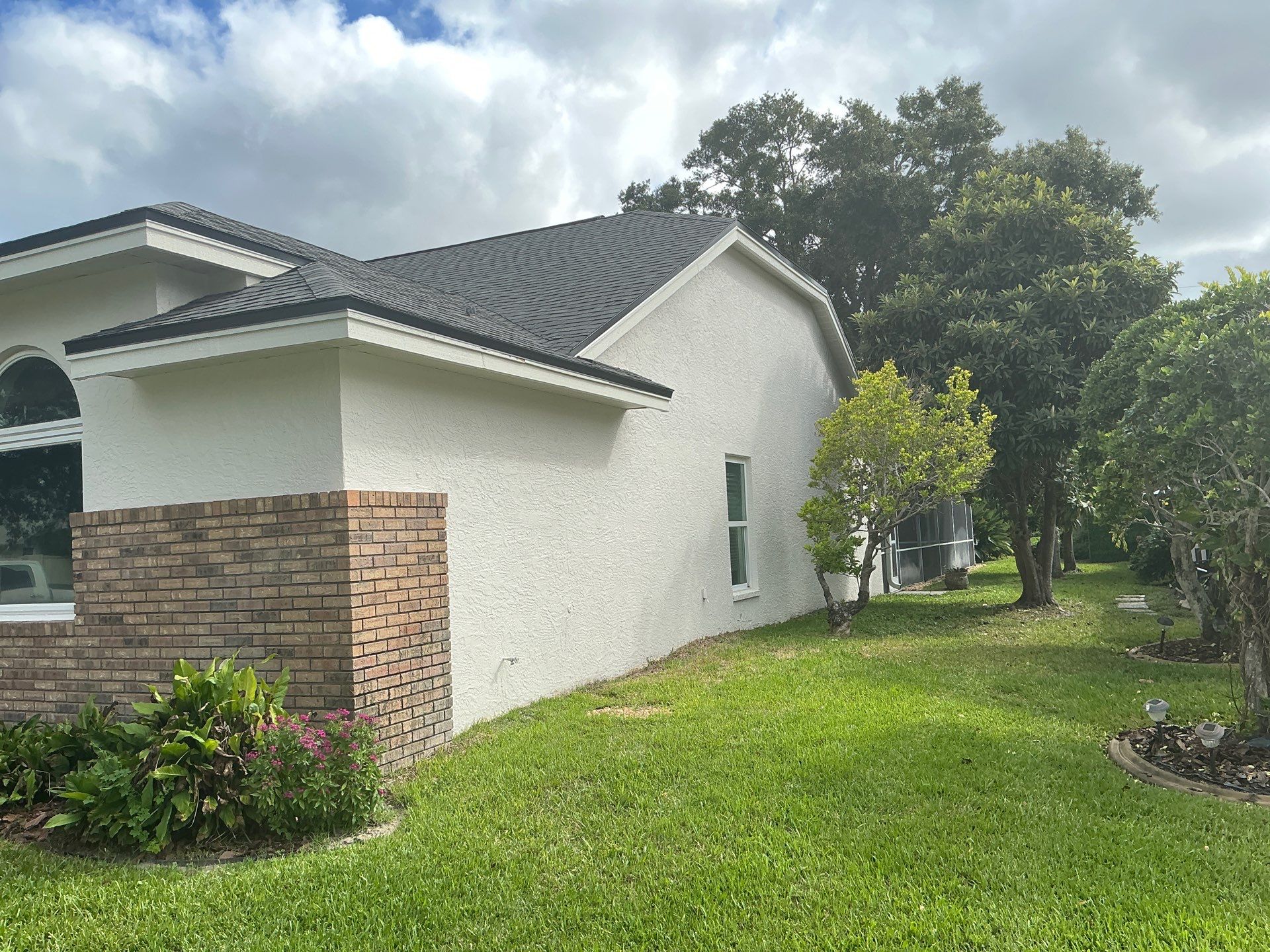 6 Inch Seamless Gutters using K-Style Seamless Gutters in Palm Harbor FL by Gutter Professors