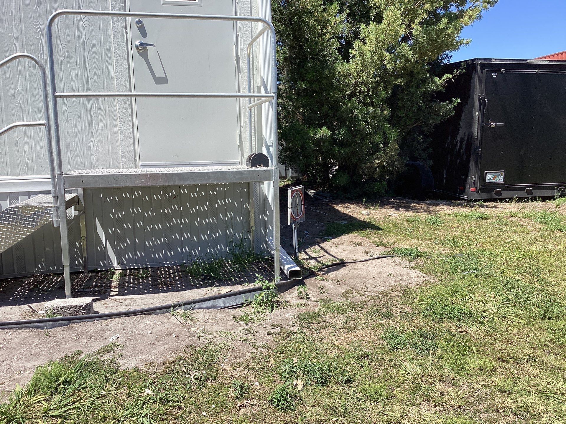Commercial Gutters using Seamless Aluminum Gutters in Palmetto FL by Gutter Professors