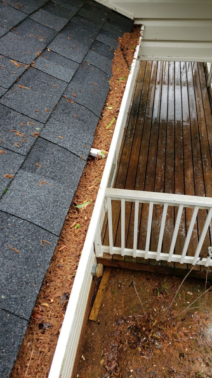 House Wash using cleaner by Power Wash Masters LLC