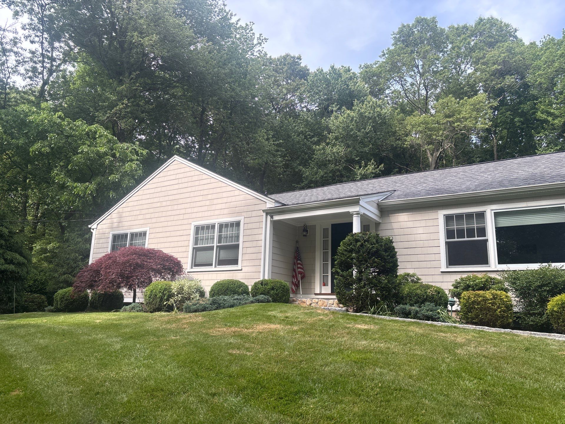 DiGiorgi installs a beautiful roof in Wilton, CT by DiGiorgi Roofing and Siding Inc