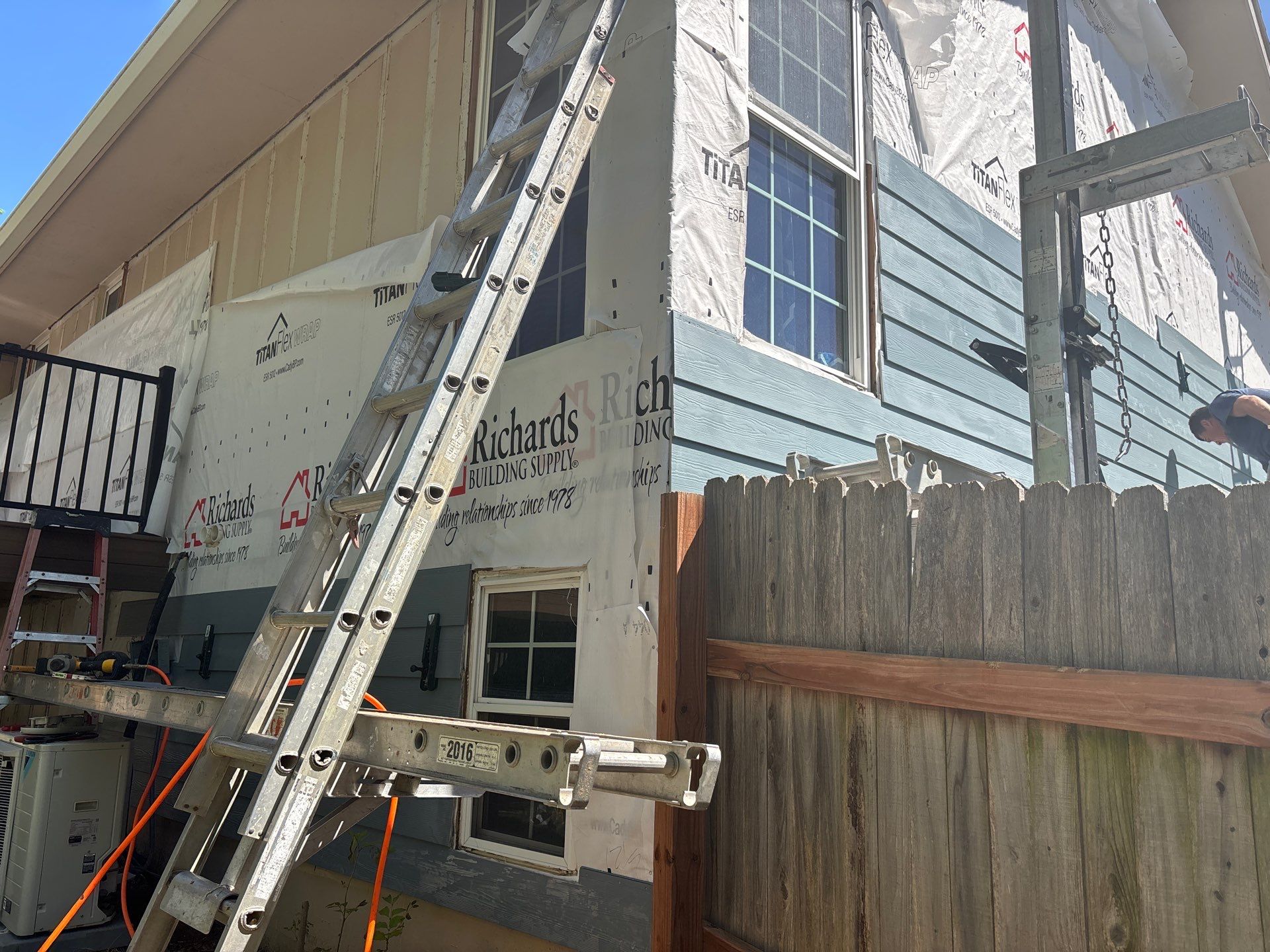 James Hardie in Kansas City Mo  by EEC  Windows, Siding & Roofing 