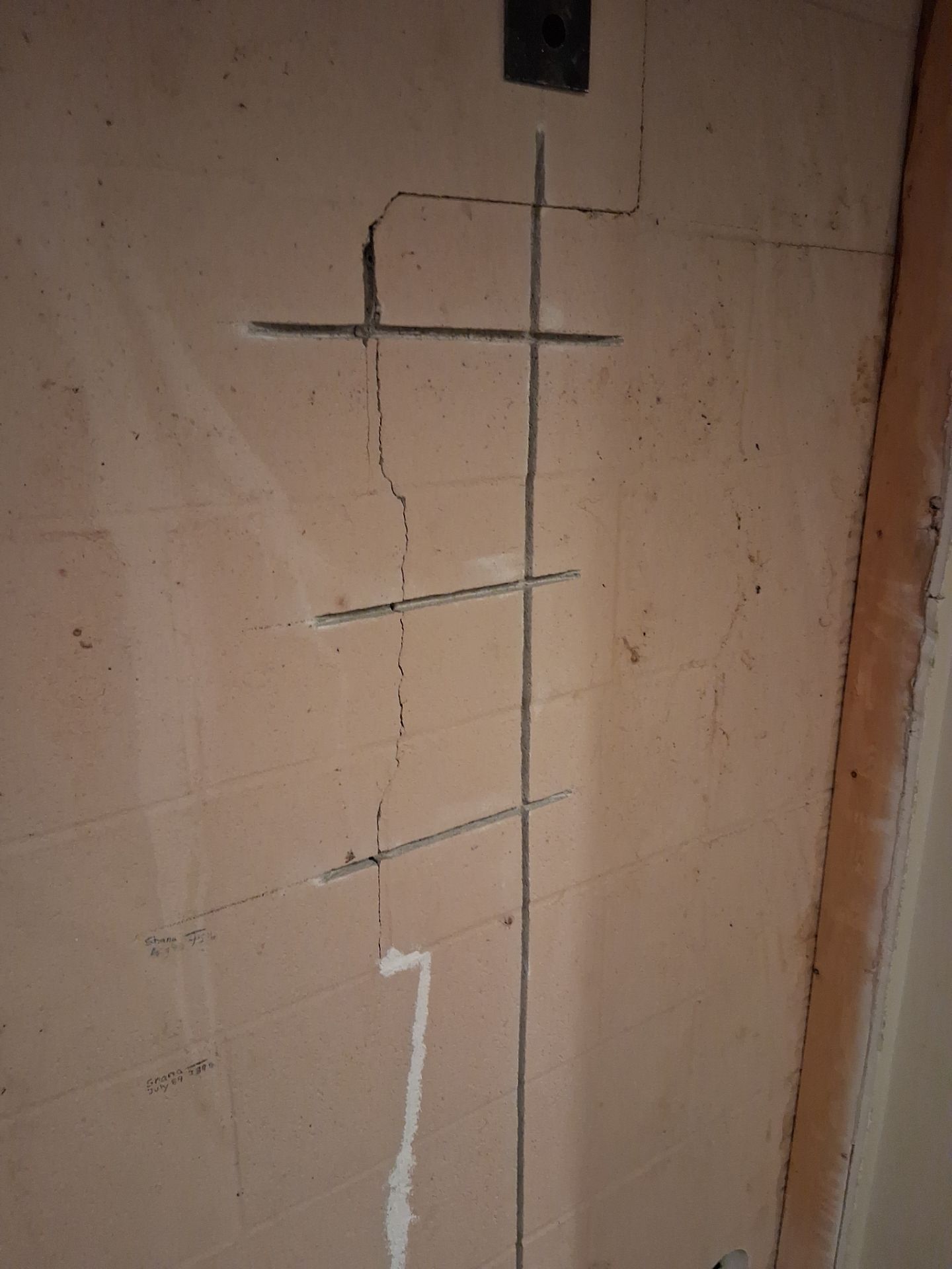 Embedded Fiber Reinforcement by Toledo Basement Repair 