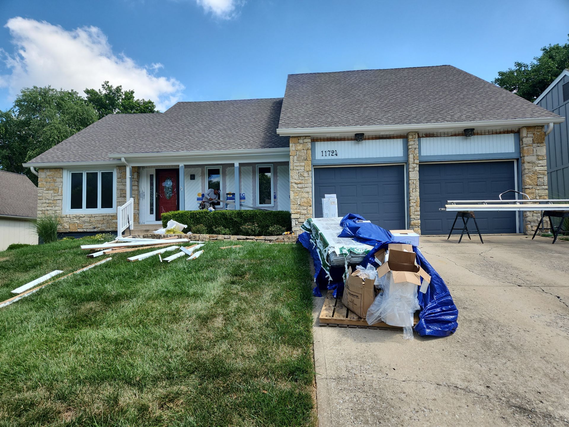 James Hardie siding in Overland park  by EEC  Windows, Siding & Roofing 