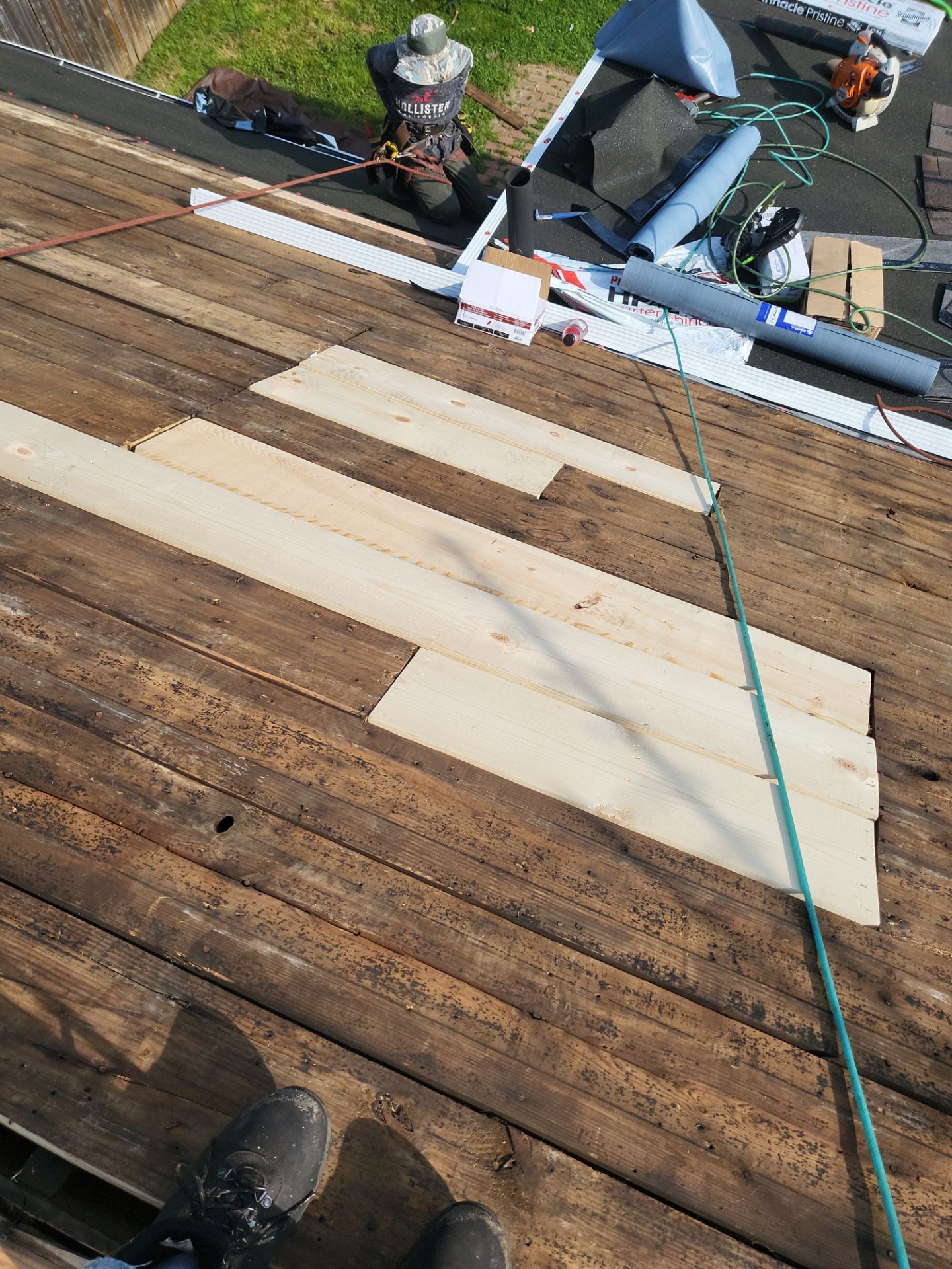 Atlas Pinnacle, Color, Copper Canyon, Drip Edge, Color, White by Eagle Eye Roofing