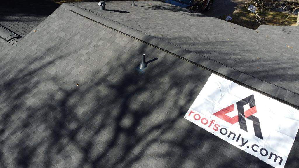 Onyx Black - Owens Corning TruDefinition Oakridge by RoofsOnly.com