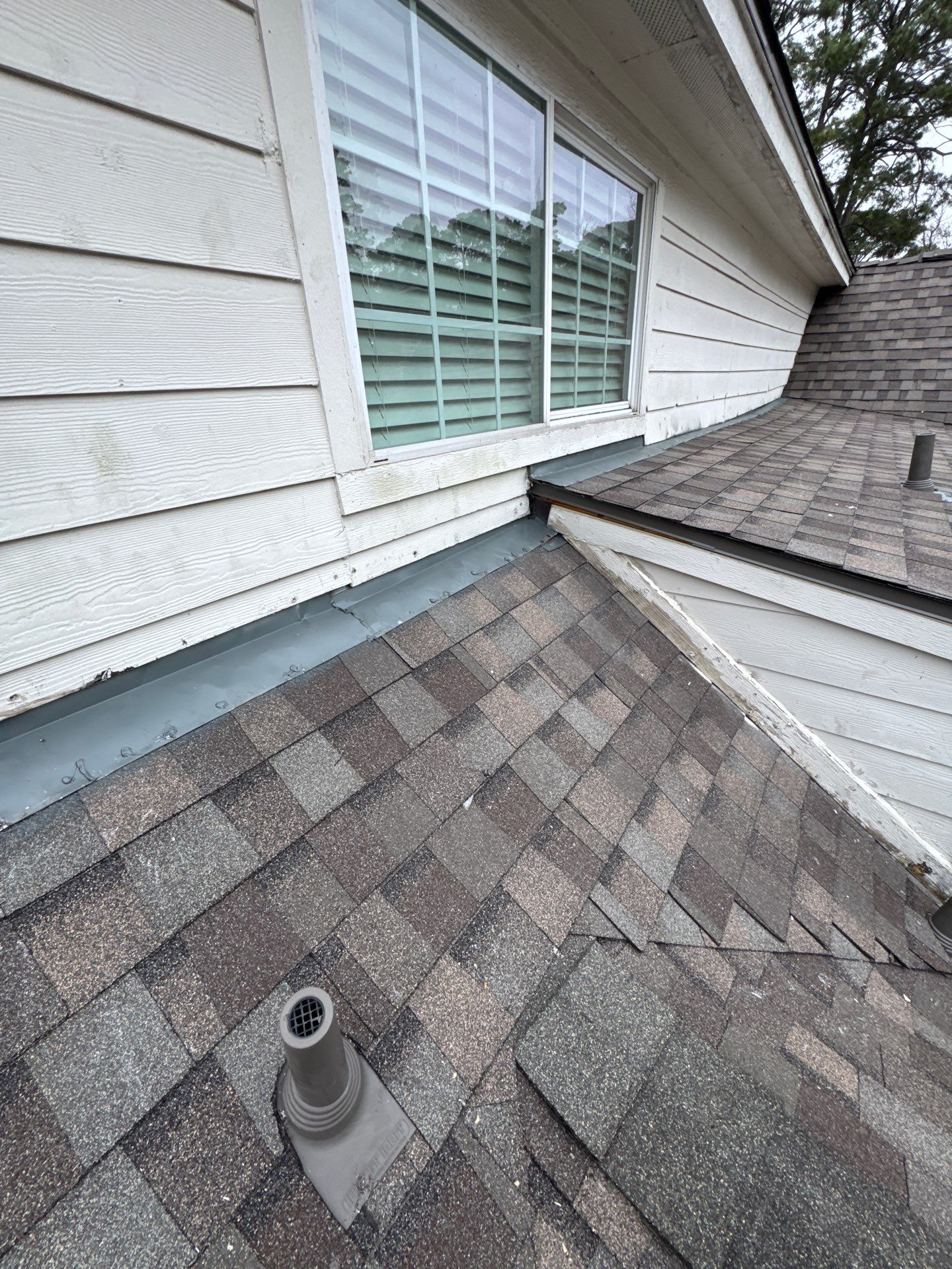 55 Square Titan Natural timber  by Sirius Roofing