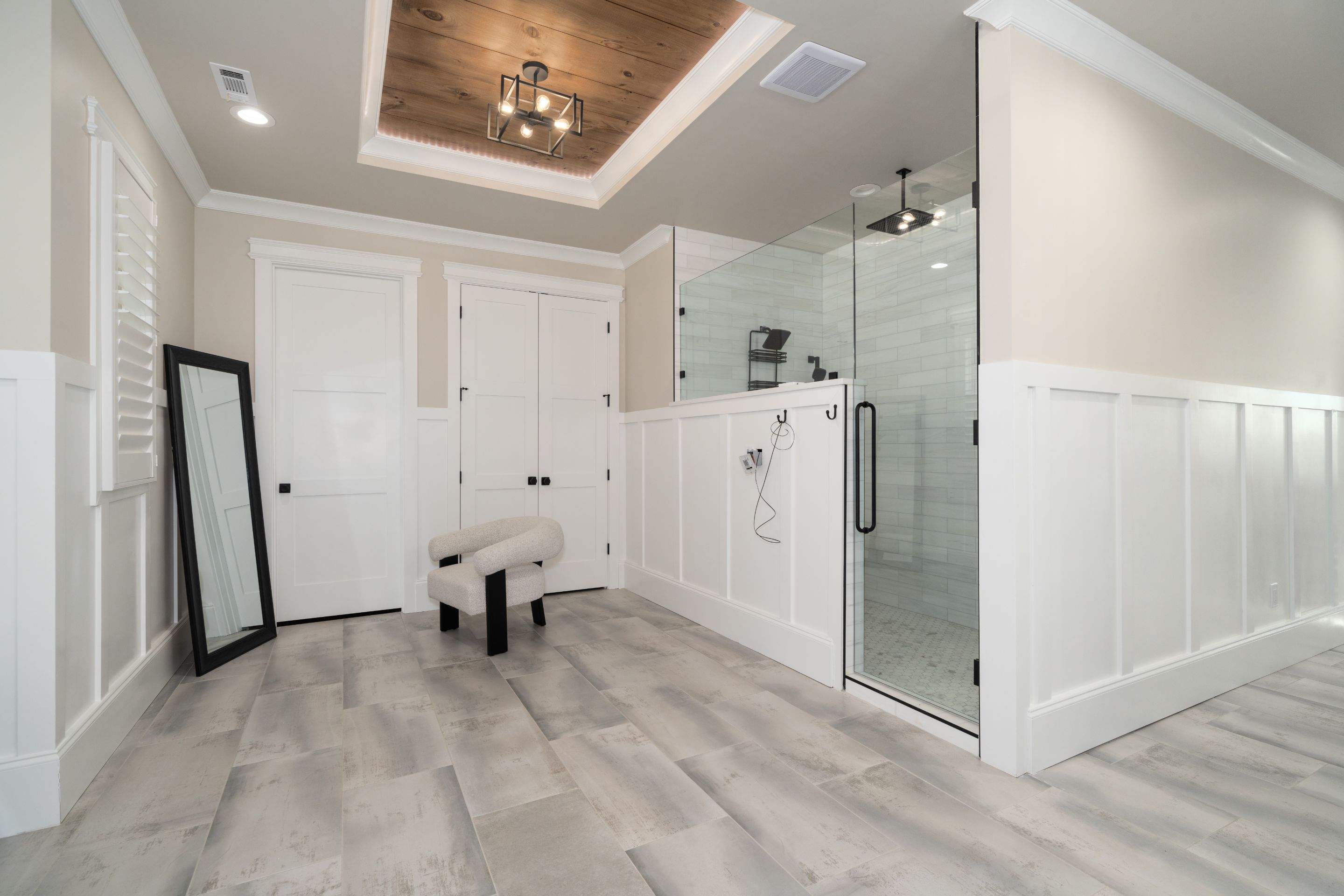 Lake front  by Clay to Custom Construction