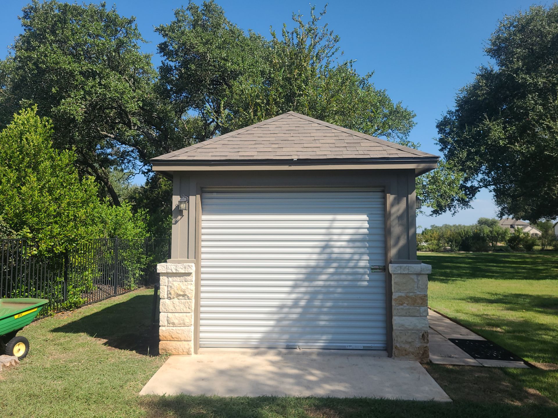 Class IV, Malarkey Vista  by Oakwood Roofing and Construction, LLC