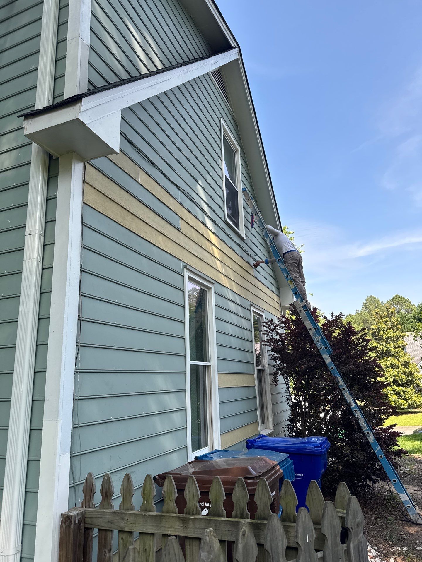Siding Replacement and painting by GonzalezPainters & Contractors Inc 
