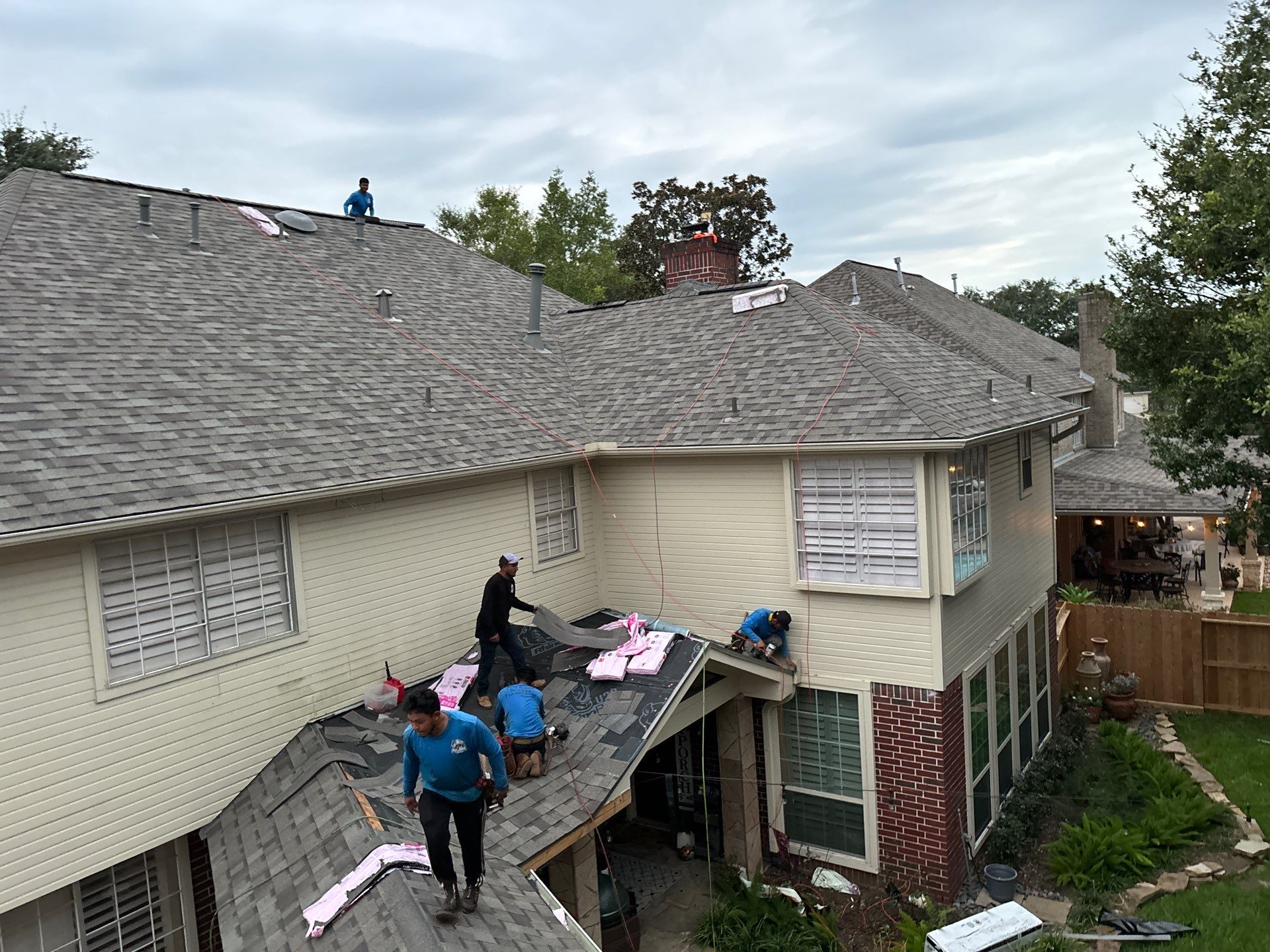 Residential Roofing Installation using Owen's Corning Duration (Lifetime) Shingles by Roof Repair Company