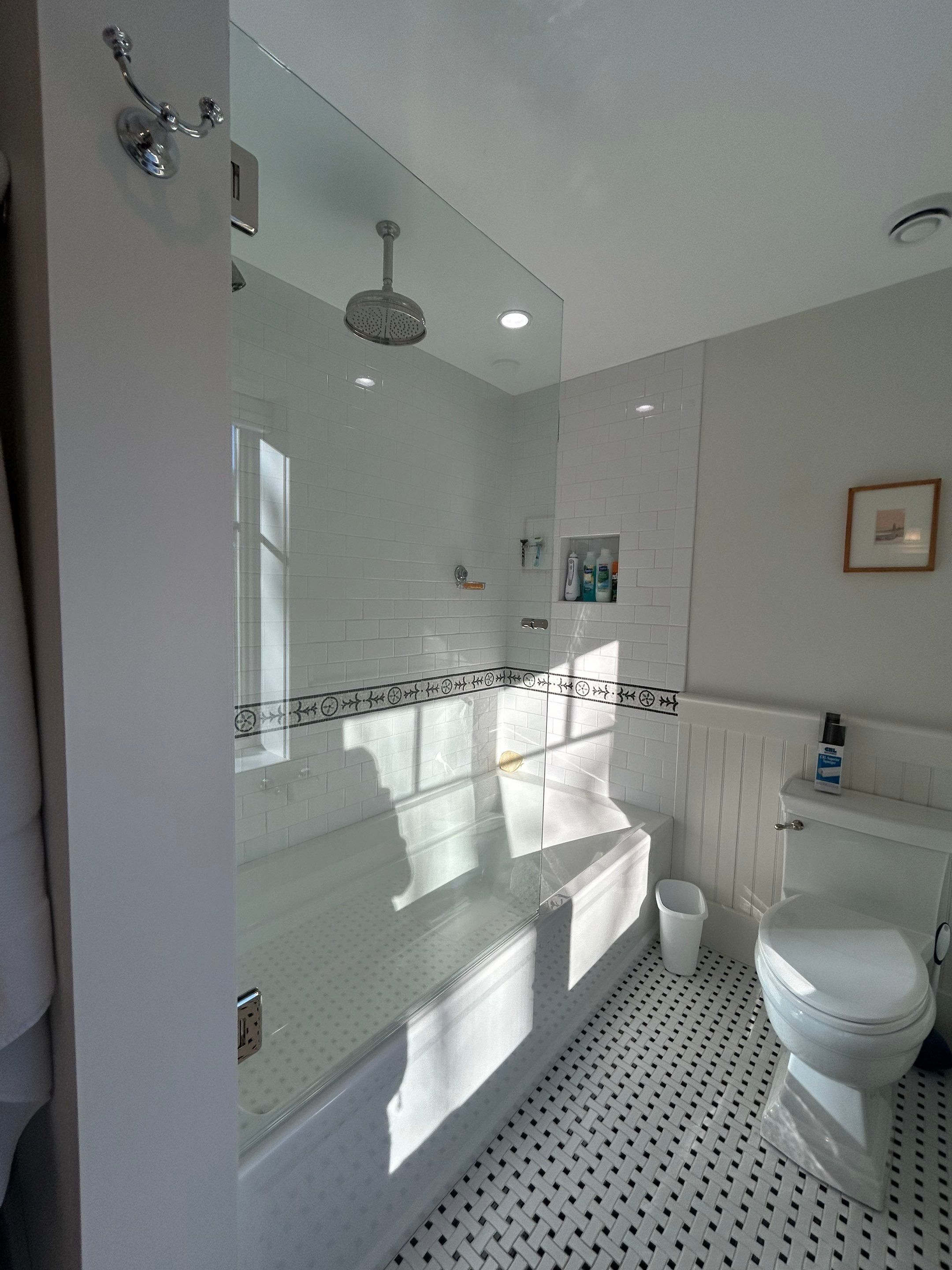 Spray Panel using Tempered Shower Glass by Cheshire Glass Company