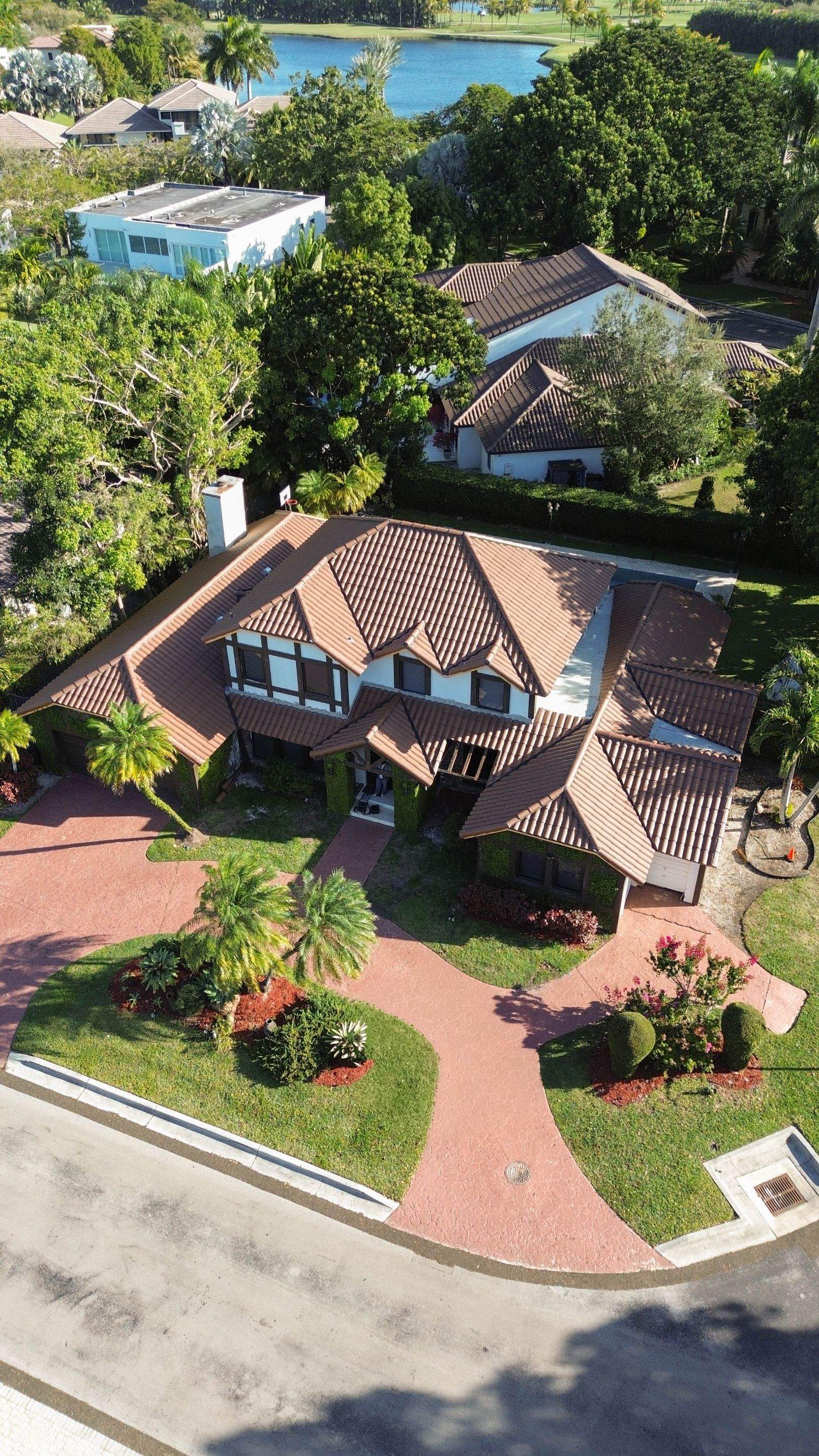 Verea - Spanish S - Brown by Istueta Roofing