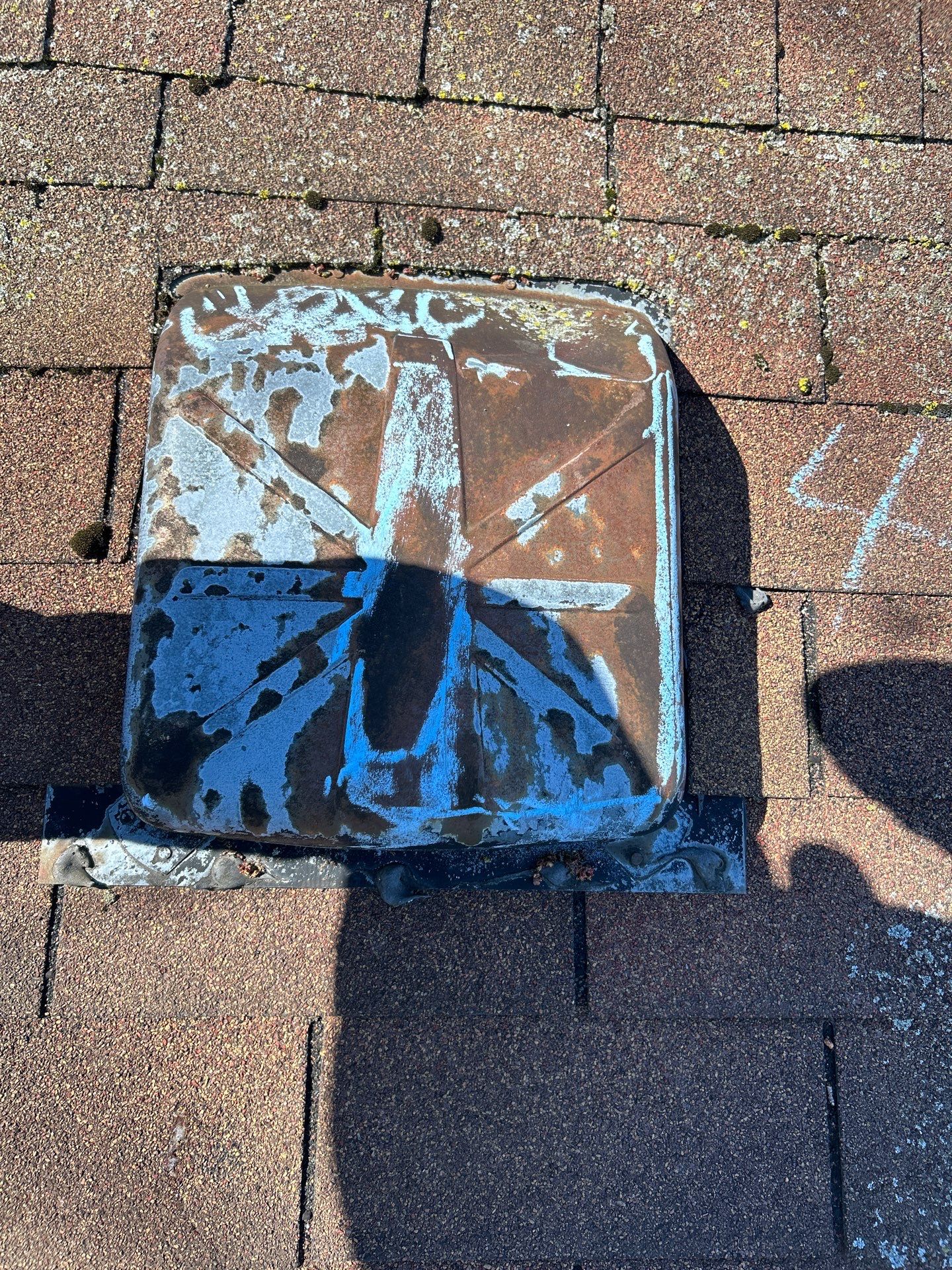 Roof and Siding Replacement using Norandex Cedar Knoll Graphite Siding and Owens Corning Durations in Onyx Black by WIW Enterprises Inc