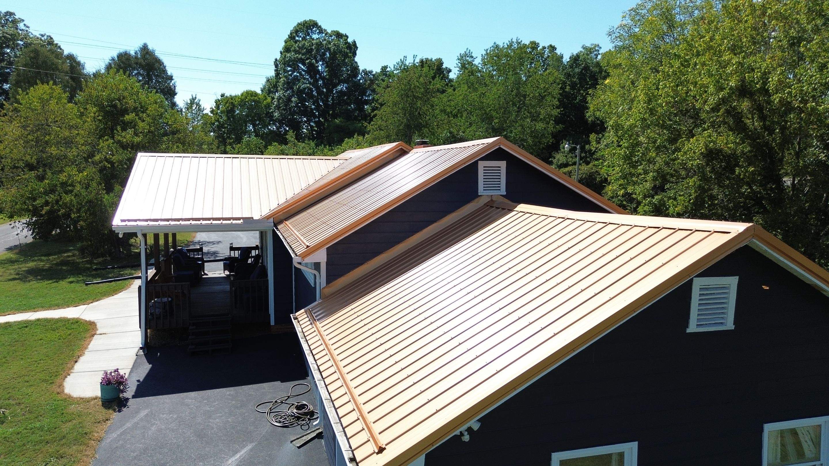 Jones Residence by Omnia Roofing