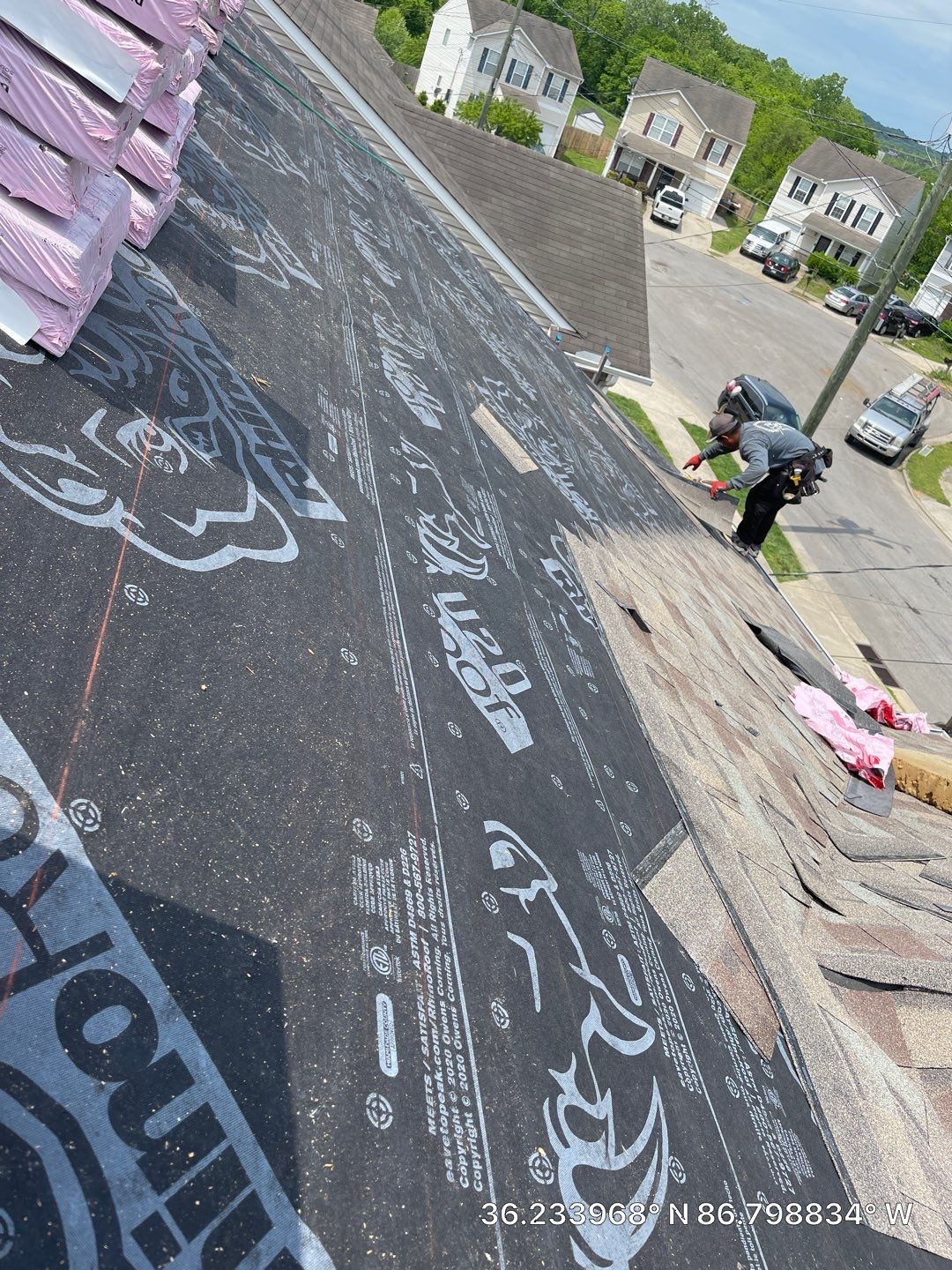 Residential Roofing Installation using Owens Corning TruDef Oakridge Roofing System by Undersun Roofing 